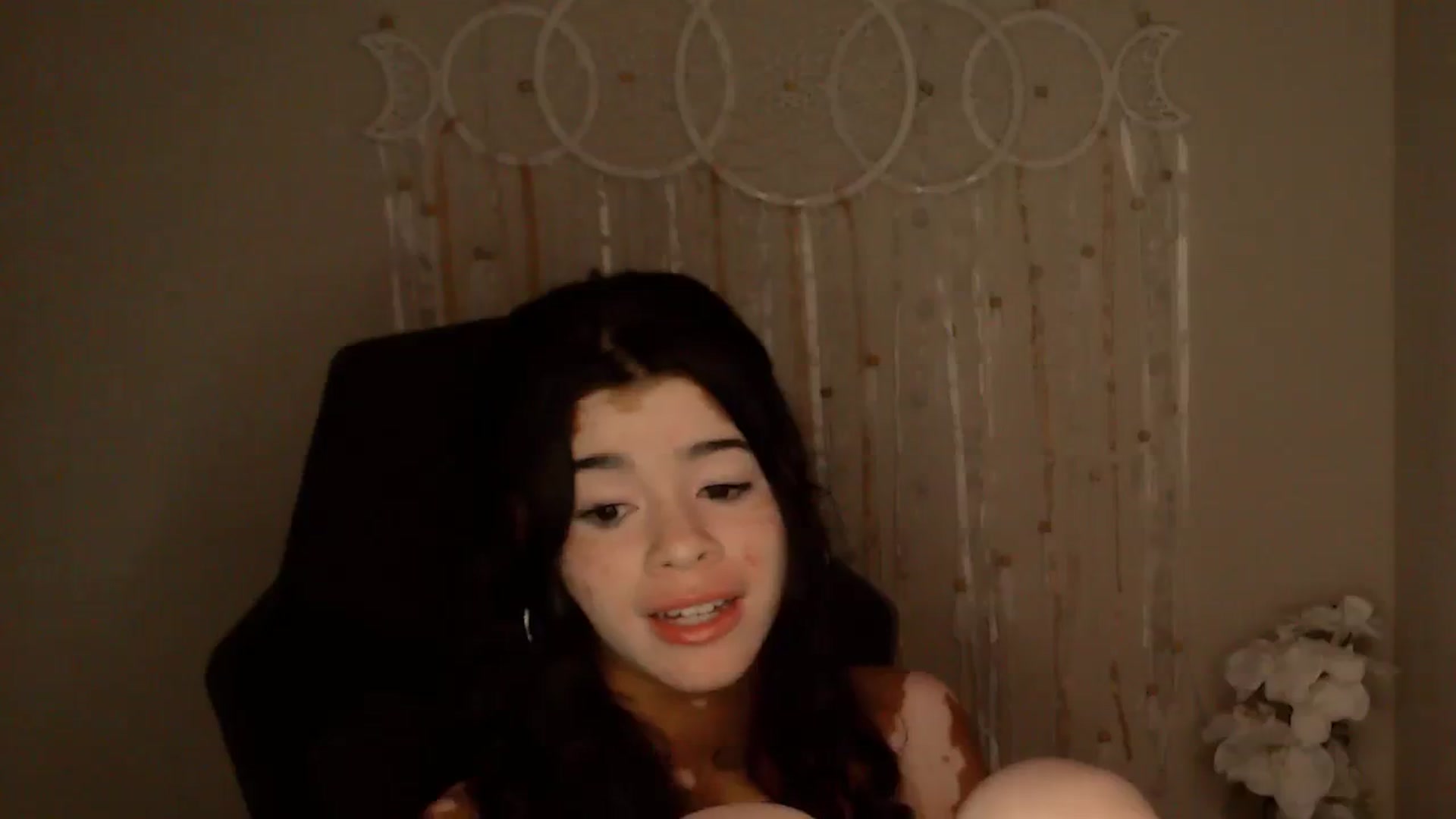 Gallery image thumbnail from Jade_Luv7's myfreecams stream on, 08/17/2023, 05:52 image 8 of 20