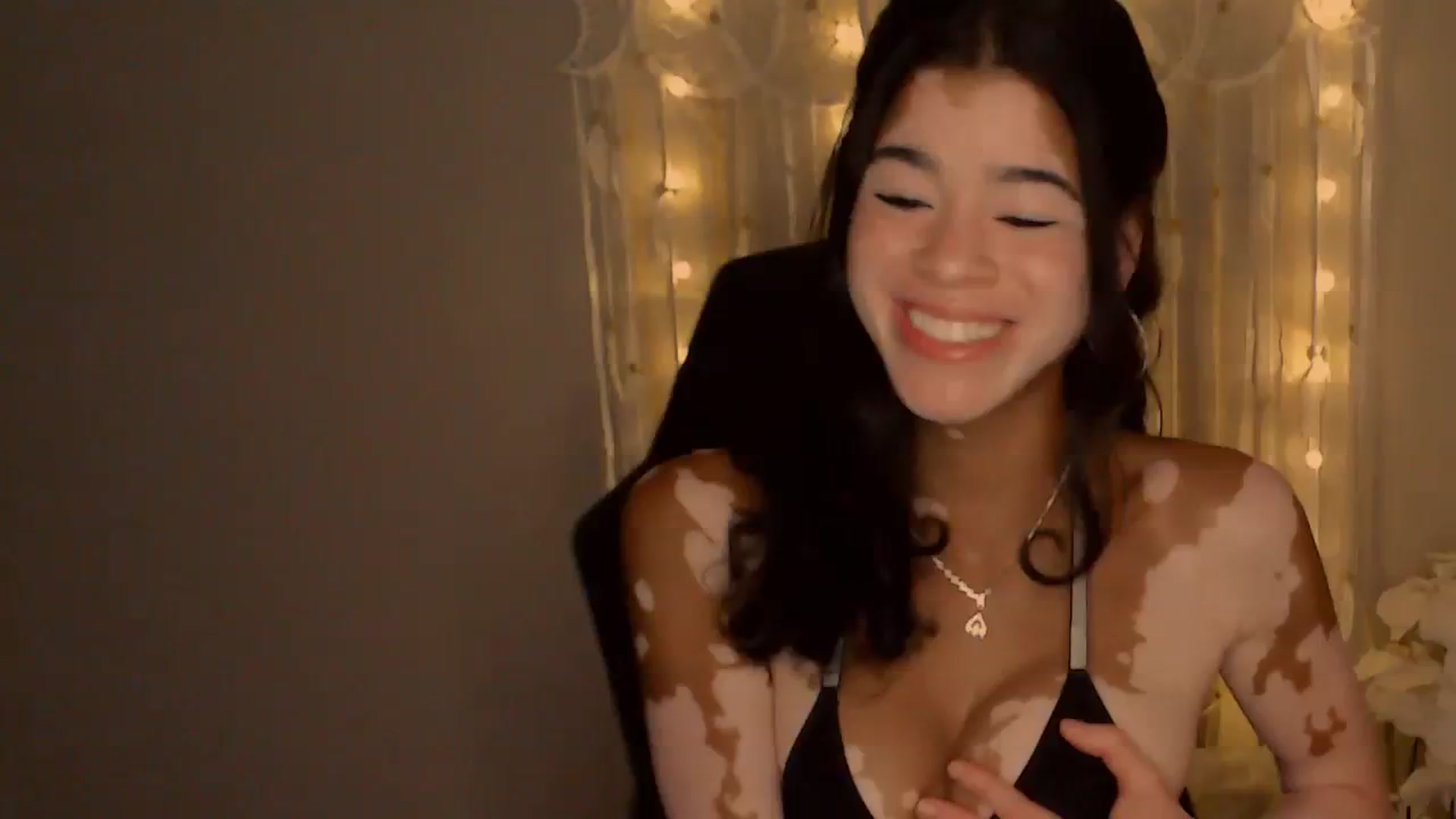 Gallery image thumbnail from Jade_Luv7's myfreecams stream on, 08/20/2023, 02:07 image 9 of 20