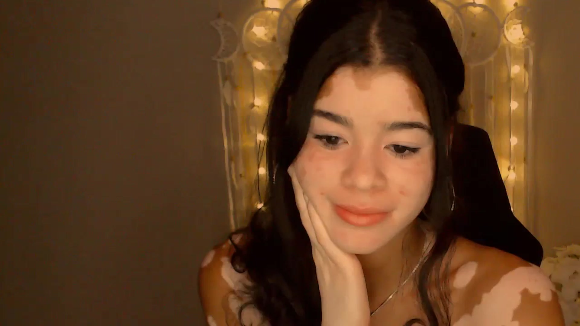 Gallery image thumbnail from Jade_Luv7's myfreecams stream on, 08/20/2023, 02:07 image 16 of 20