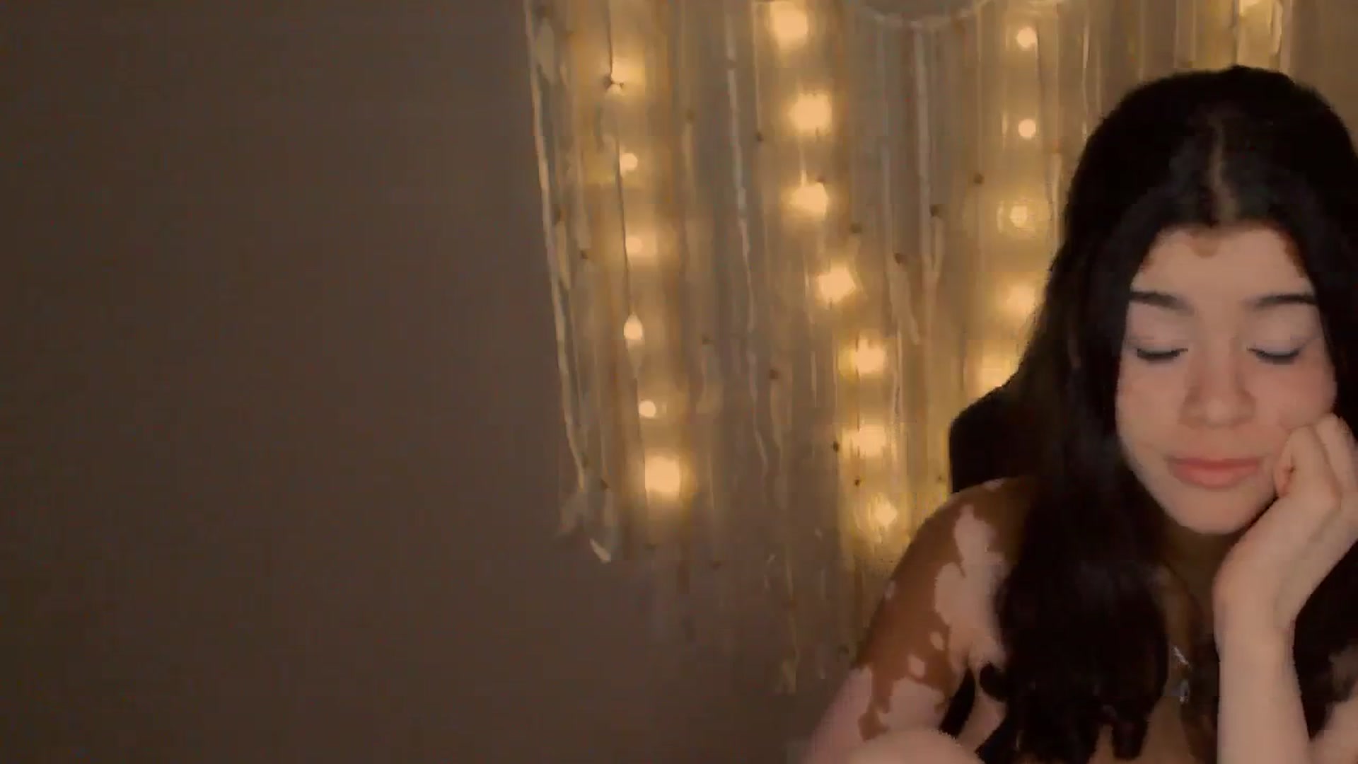Gallery image thumbnail from Jade_Luv7's myfreecams stream on, 08/20/2023, 09:41 image 5 of 20