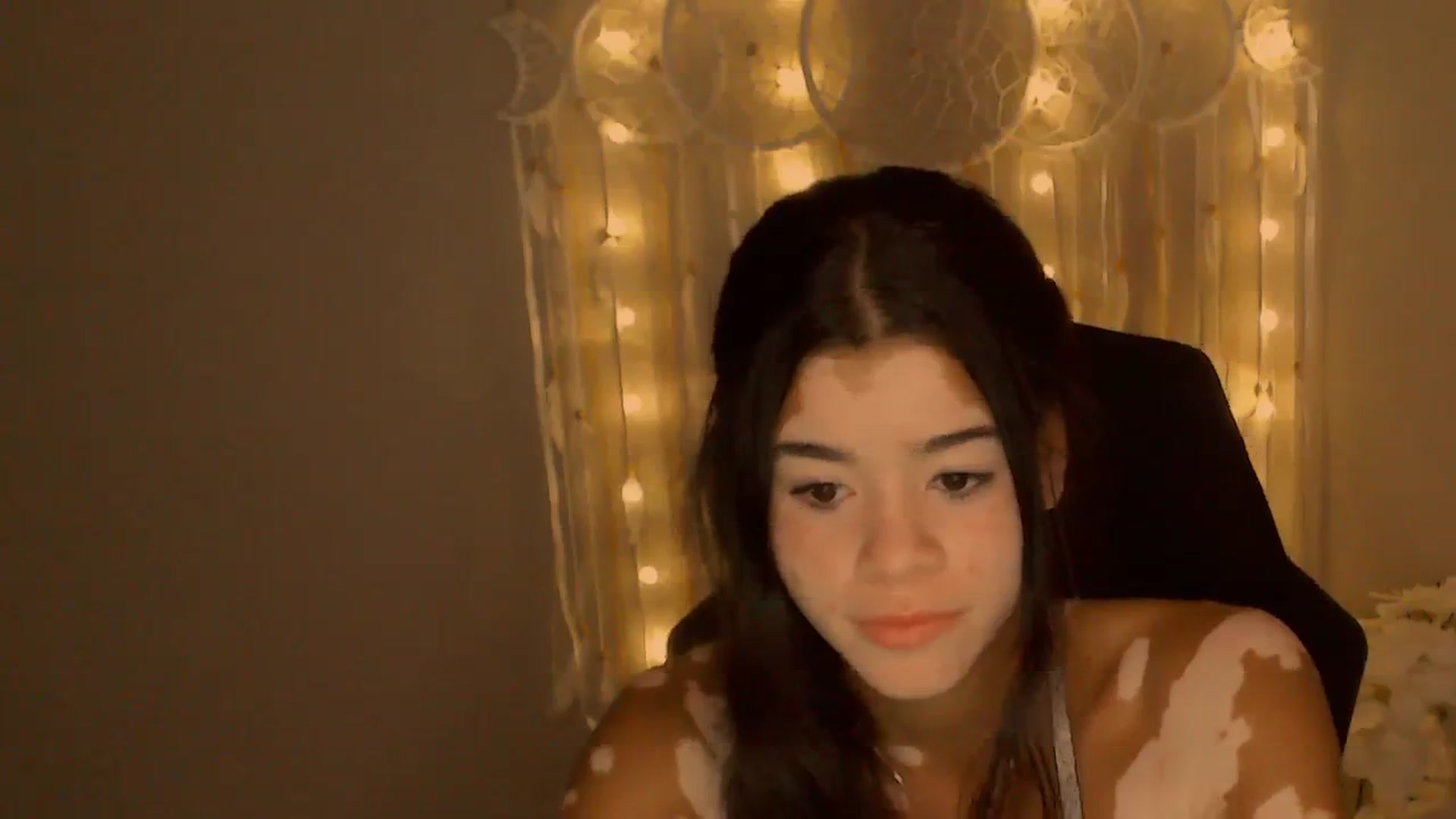 Gallery image thumbnail from Jade_Luv7's myfreecams stream on, 08/20/2023, 09:41 image 2 of 20
