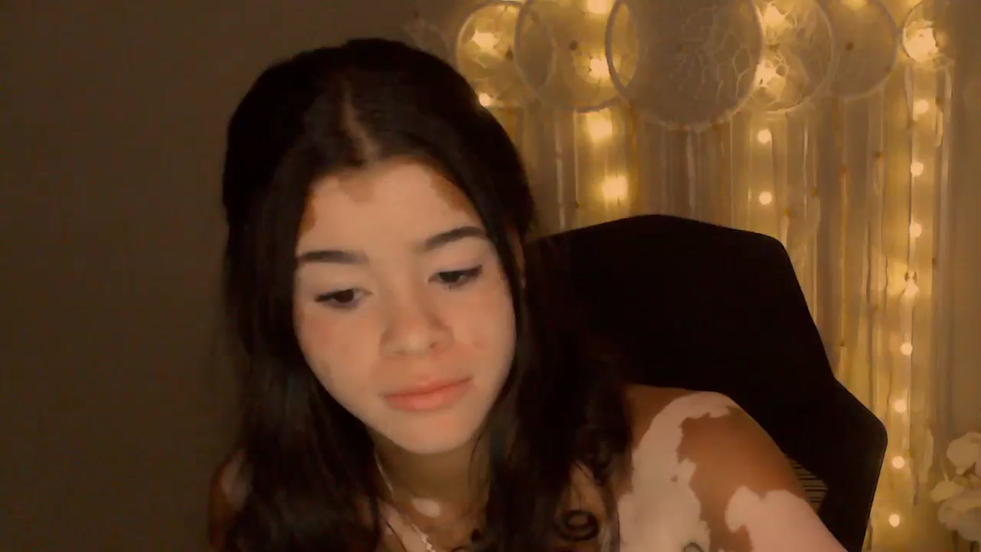 Gallery image thumbnail from Jade_Luv7's myfreecams stream on, 08/20/2023, 09:41 image 15 of 20