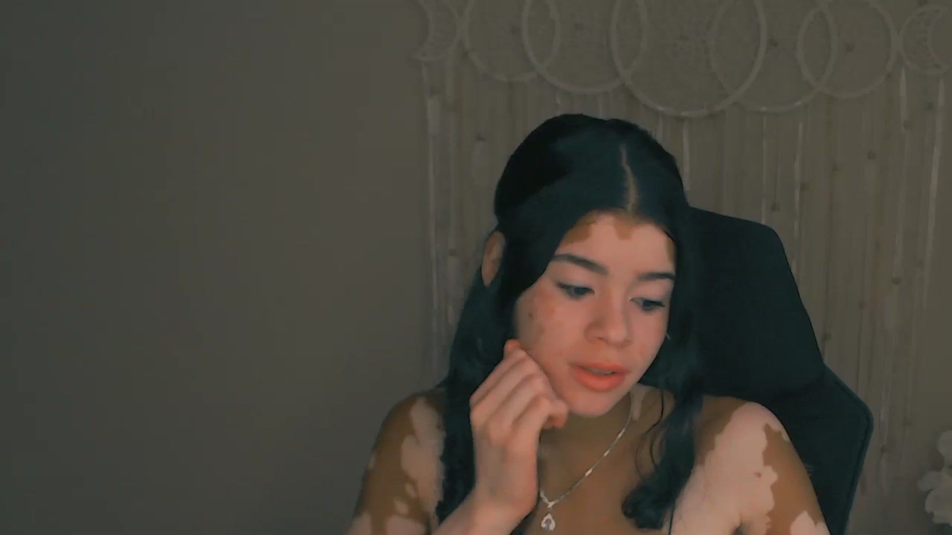 Gallery image thumbnail from Jade_Luv7's myfreecams stream on, 08/21/2023, 23:34 image 2 of 20