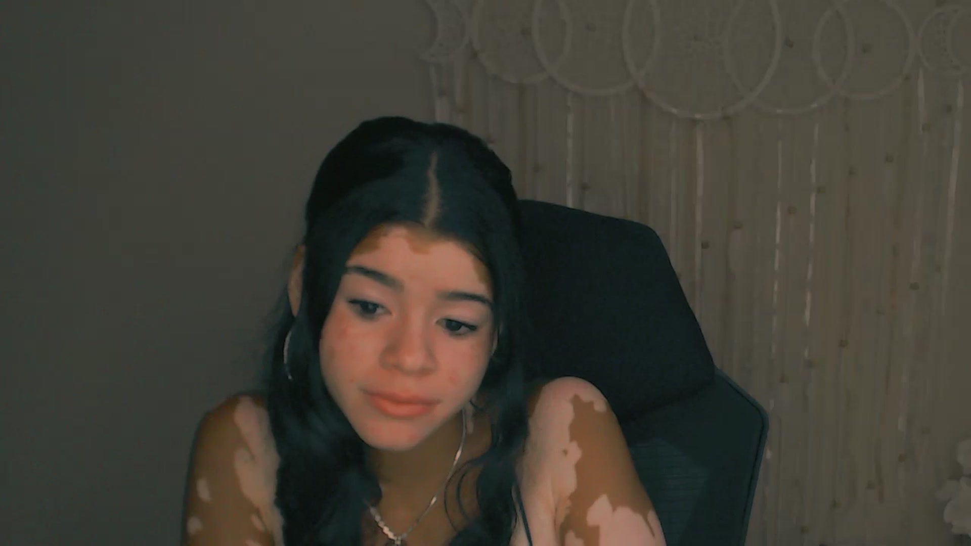 Gallery image thumbnail from Jade_Luv7's myfreecams stream on, 08/21/2023, 23:34 image 17 of 20