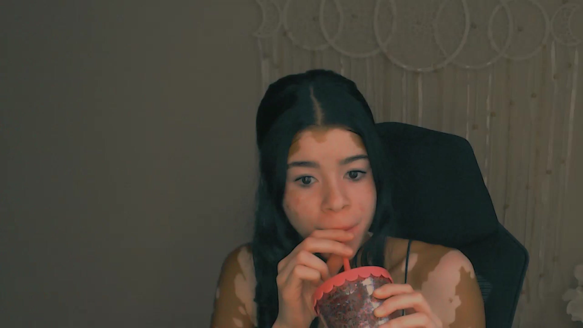 Gallery image thumbnail from Jade_Luv7's myfreecams stream on, 08/21/2023, 23:34 image 1 of 20