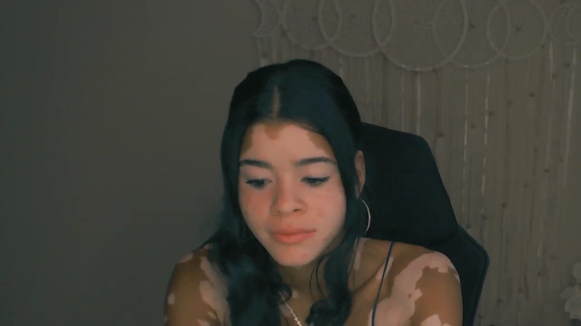 Gallery image thumbnail from Jade_Luv7's myfreecams stream on, 08/21/2023, 23:34 image 19 of 20