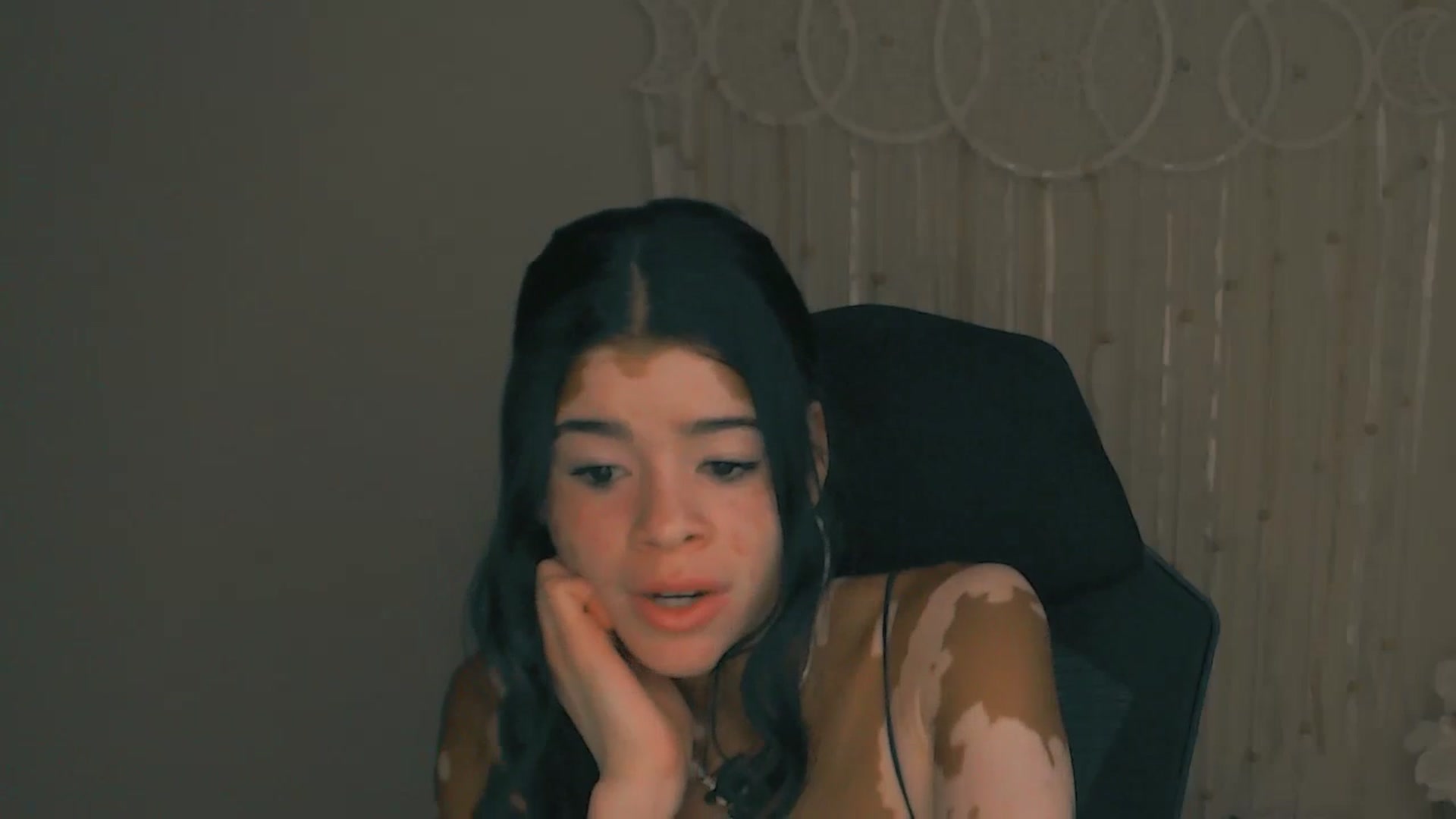 Gallery image thumbnail from Jade_Luv7's myfreecams stream on, 08/21/2023, 23:34 image 11 of 20