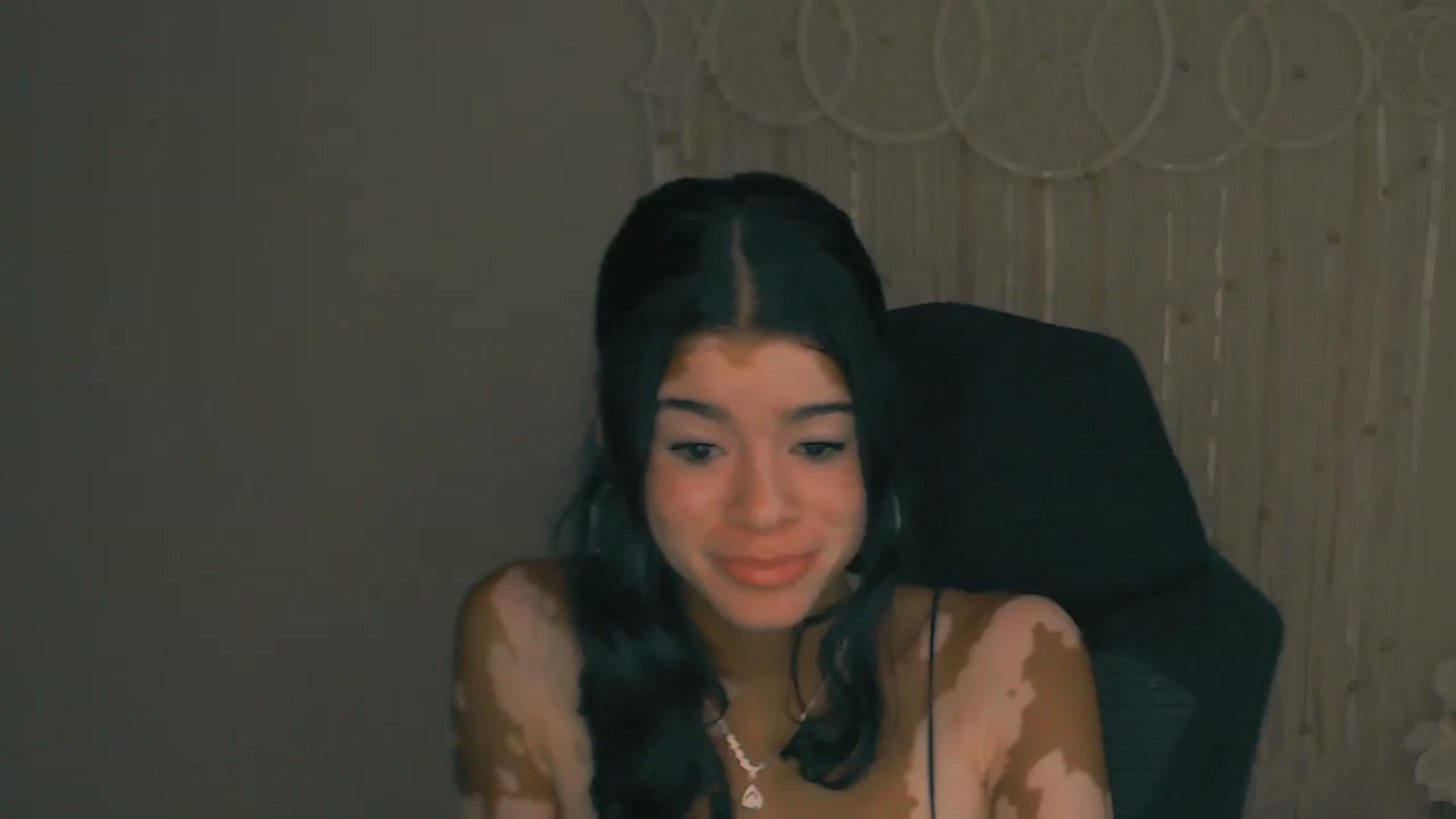 Gallery image thumbnail from Jade_Luv7's myfreecams stream on, 08/21/2023, 23:34 image 12 of 20
