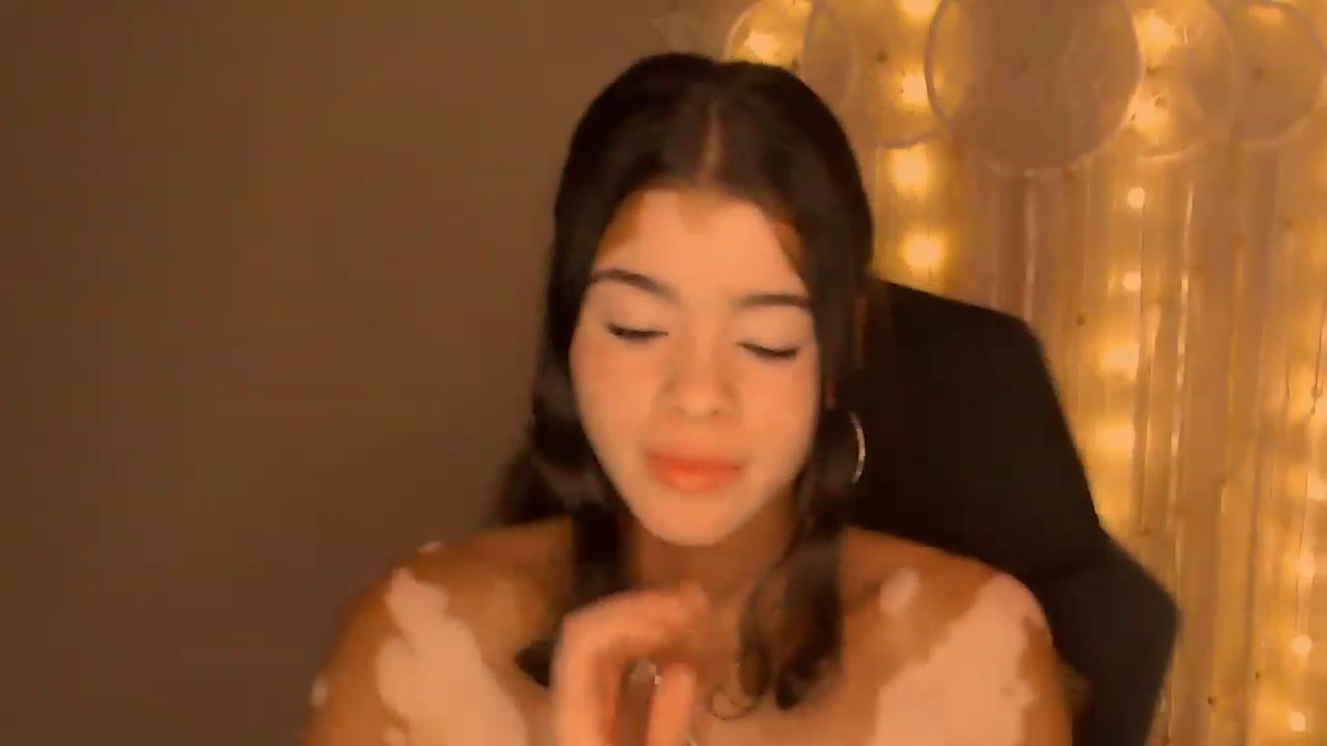 Gallery image thumbnail from Jade_Luv7's myfreecams stream on, 08/22/2023, 06:18 image 10 of 20
