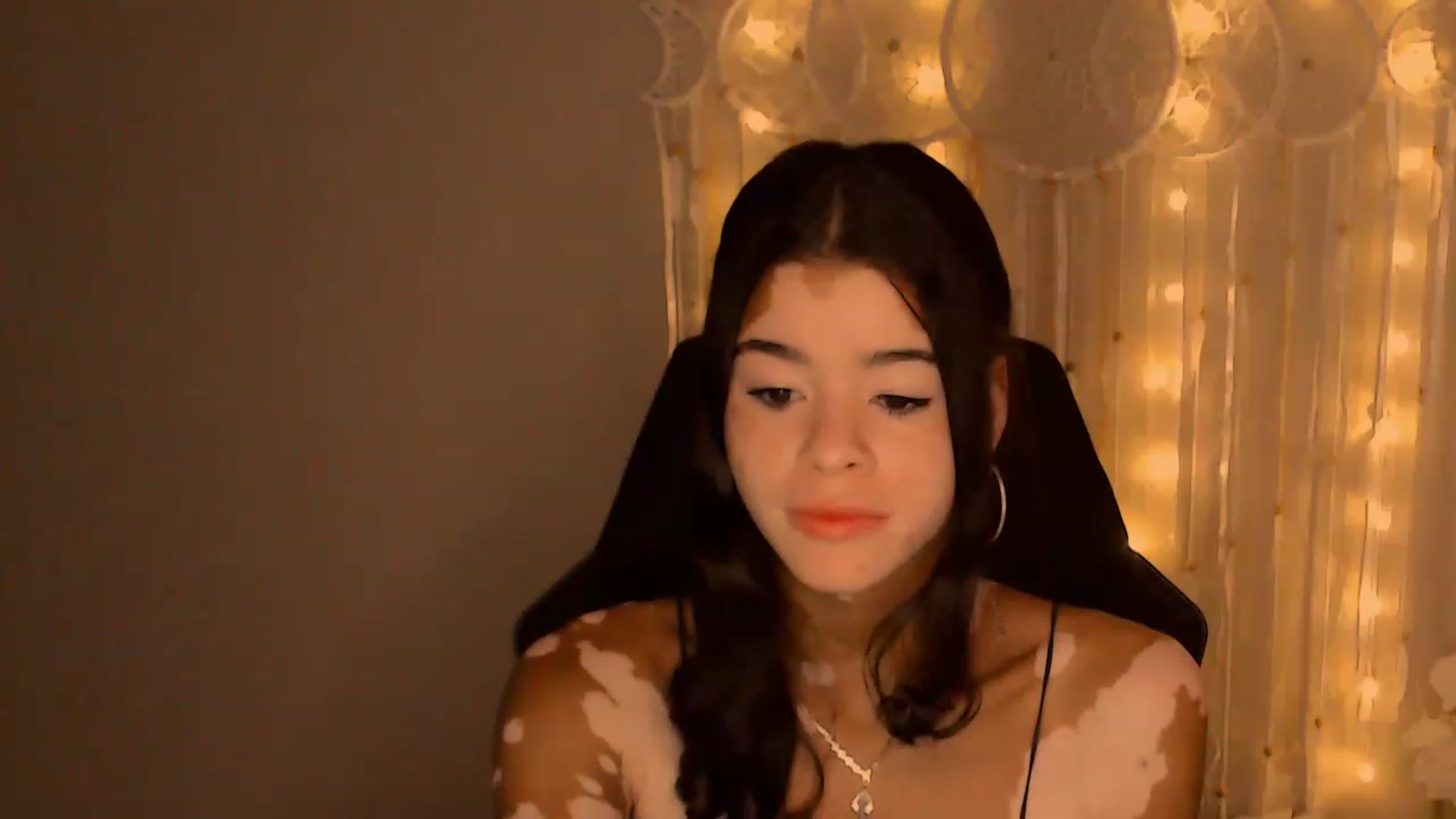 Gallery image thumbnail from Jade_Luv7's myfreecams stream on, 08/22/2023, 06:18 image 2 of 20