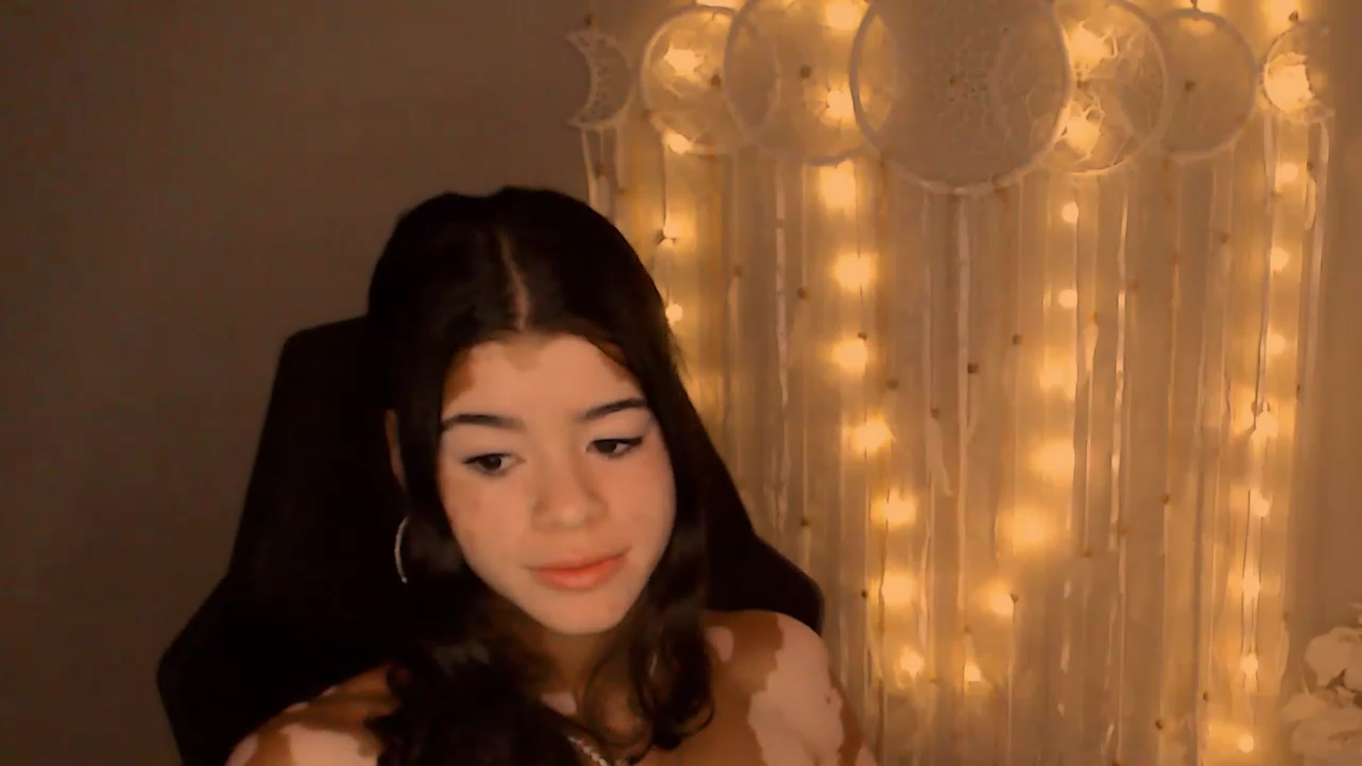 Gallery image thumbnail from Jade_Luv7's myfreecams stream on, 08/22/2023, 06:18 image 11 of 20