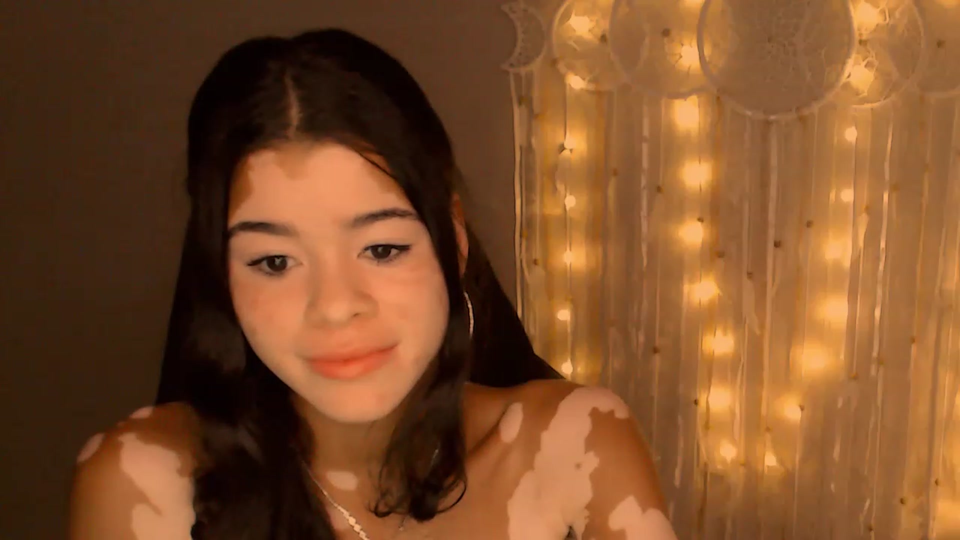 Gallery image thumbnail from Jade_Luv7's myfreecams stream on, 08/22/2023, 06:18 image 12 of 20