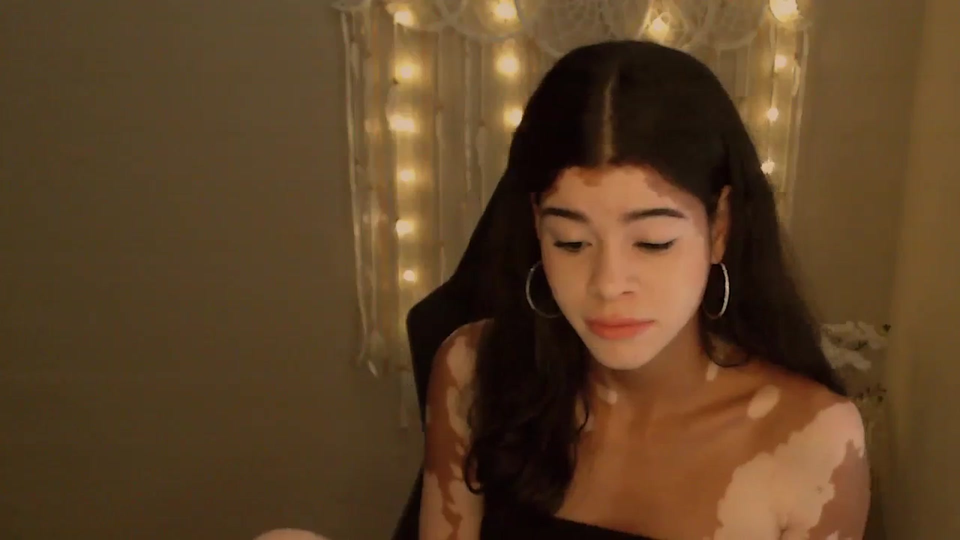 Gallery image thumbnail from Jade_Luv7's myfreecams stream on, 10/24/2023, 21:31 image 19 of 20