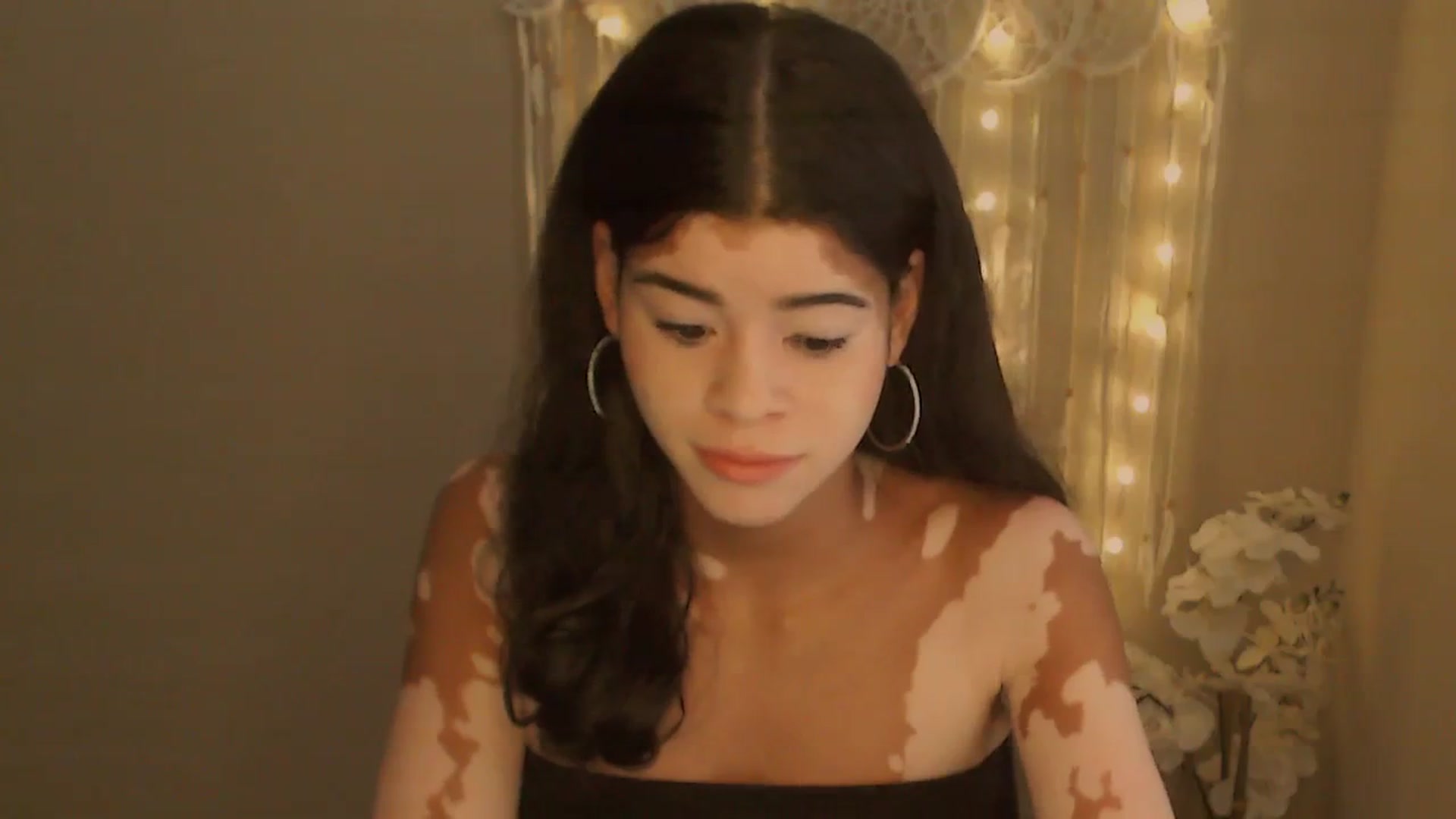 Gallery image thumbnail from Jade_Luv7's myfreecams stream on, 10/24/2023, 21:31 image 12 of 20