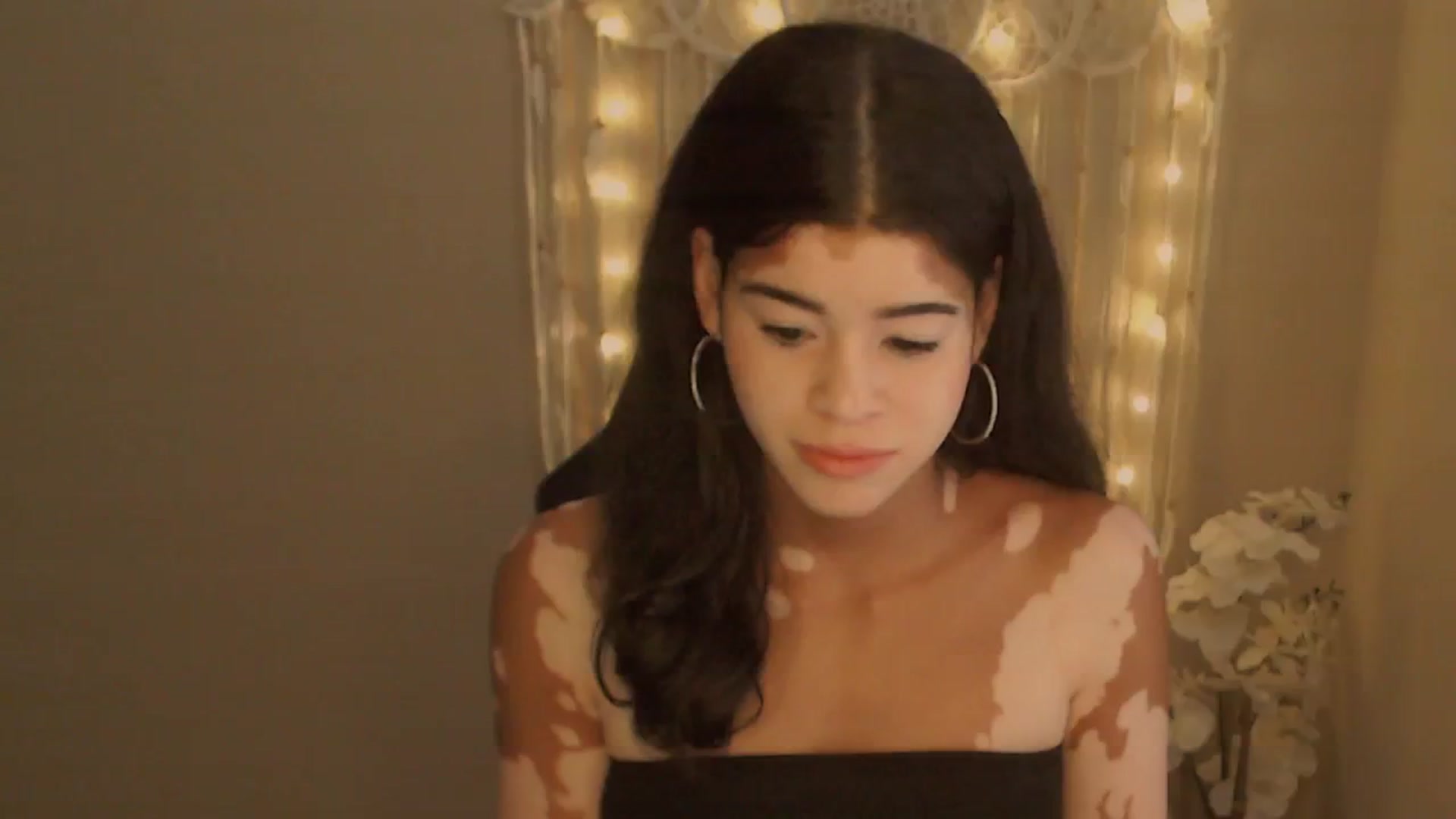 Gallery image thumbnail from Jade_Luv7's myfreecams stream on, 10/24/2023, 21:31 image 17 of 20
