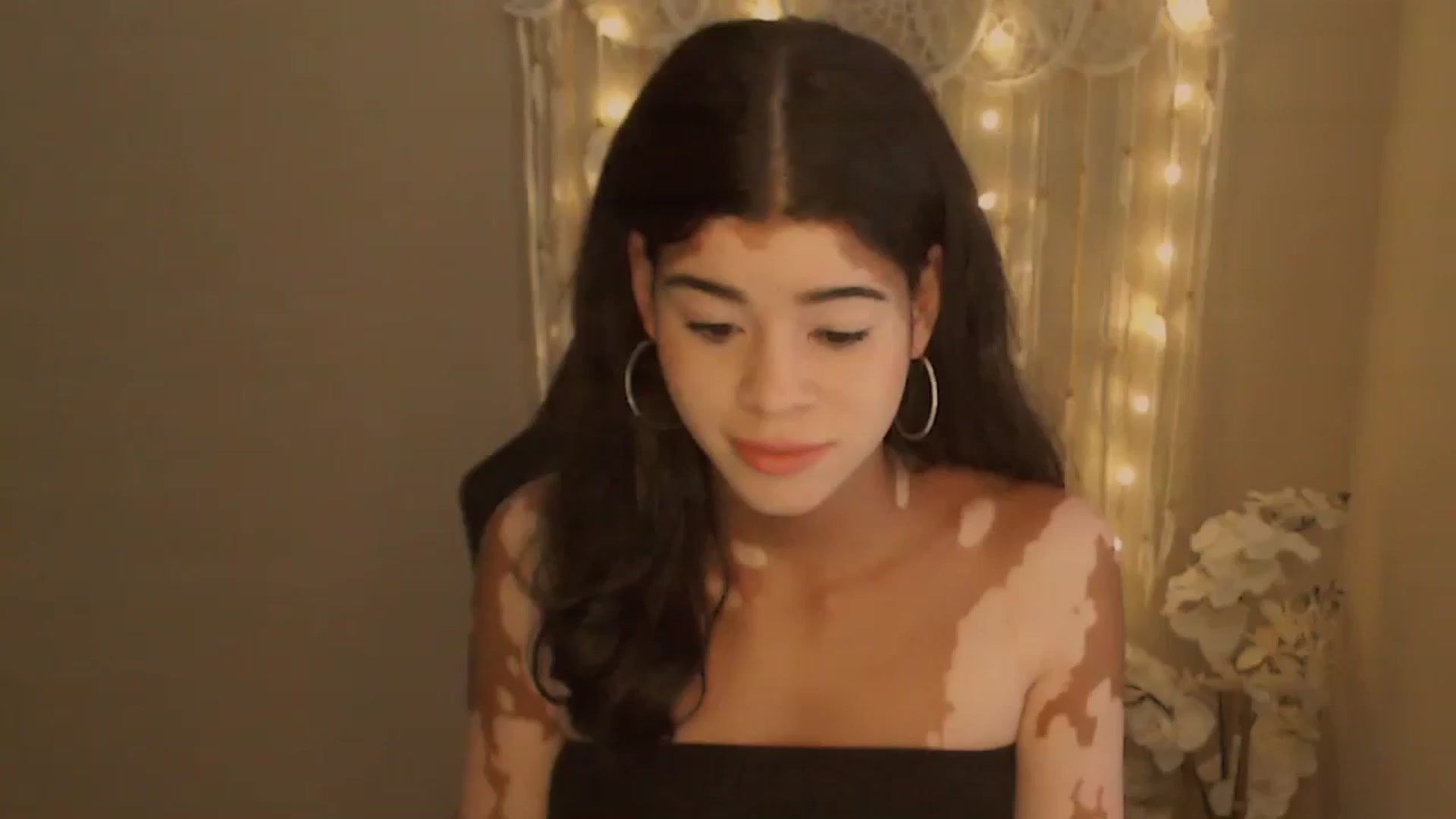 Gallery image thumbnail from Jade_Luv7's myfreecams stream on, 10/24/2023, 21:31 image 16 of 20