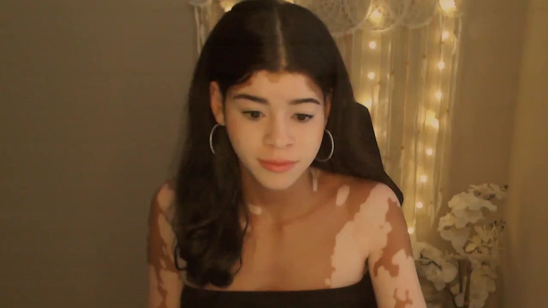Gallery image thumbnail from Jade_Luv7's myfreecams stream on, 10/24/2023, 21:31 image 13 of 20
