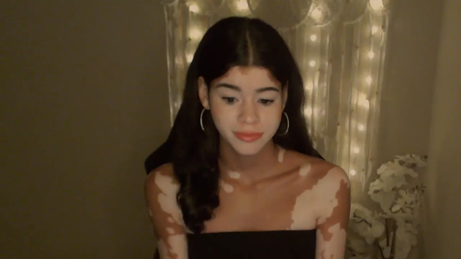 Gallery image thumbnail from Jade_Luv7's myfreecams stream on, 10/25/2023, 24:54 image 15 of 20