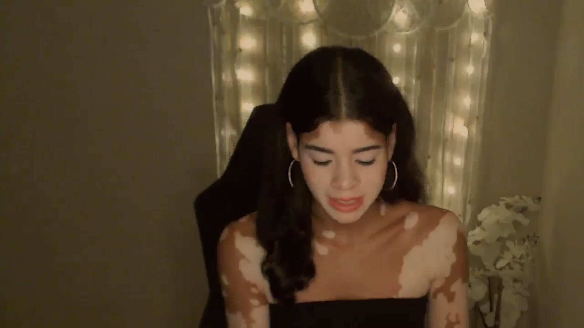 Gallery image thumbnail from Jade_Luv7's myfreecams stream on, 10/25/2023, 24:54 image 17 of 20