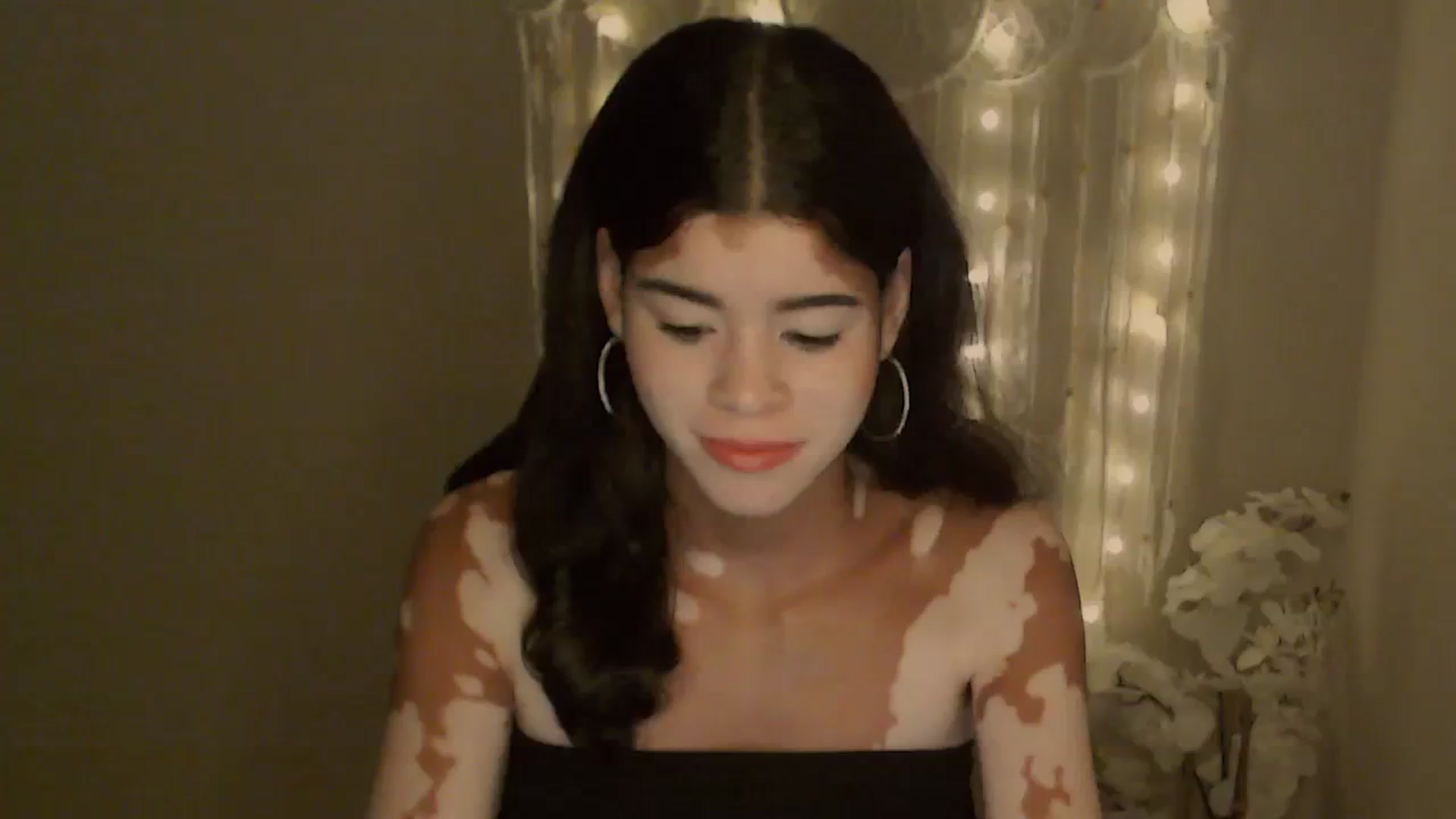 Gallery image thumbnail from Jade_Luv7's myfreecams stream on, 10/25/2023, 24:54 image 10 of 20