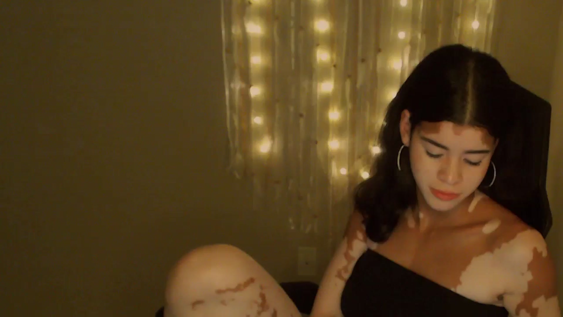 Gallery image thumbnail from Jade_Luv7's myfreecams stream on, 10/25/2023, 03:04 image 13 of 20