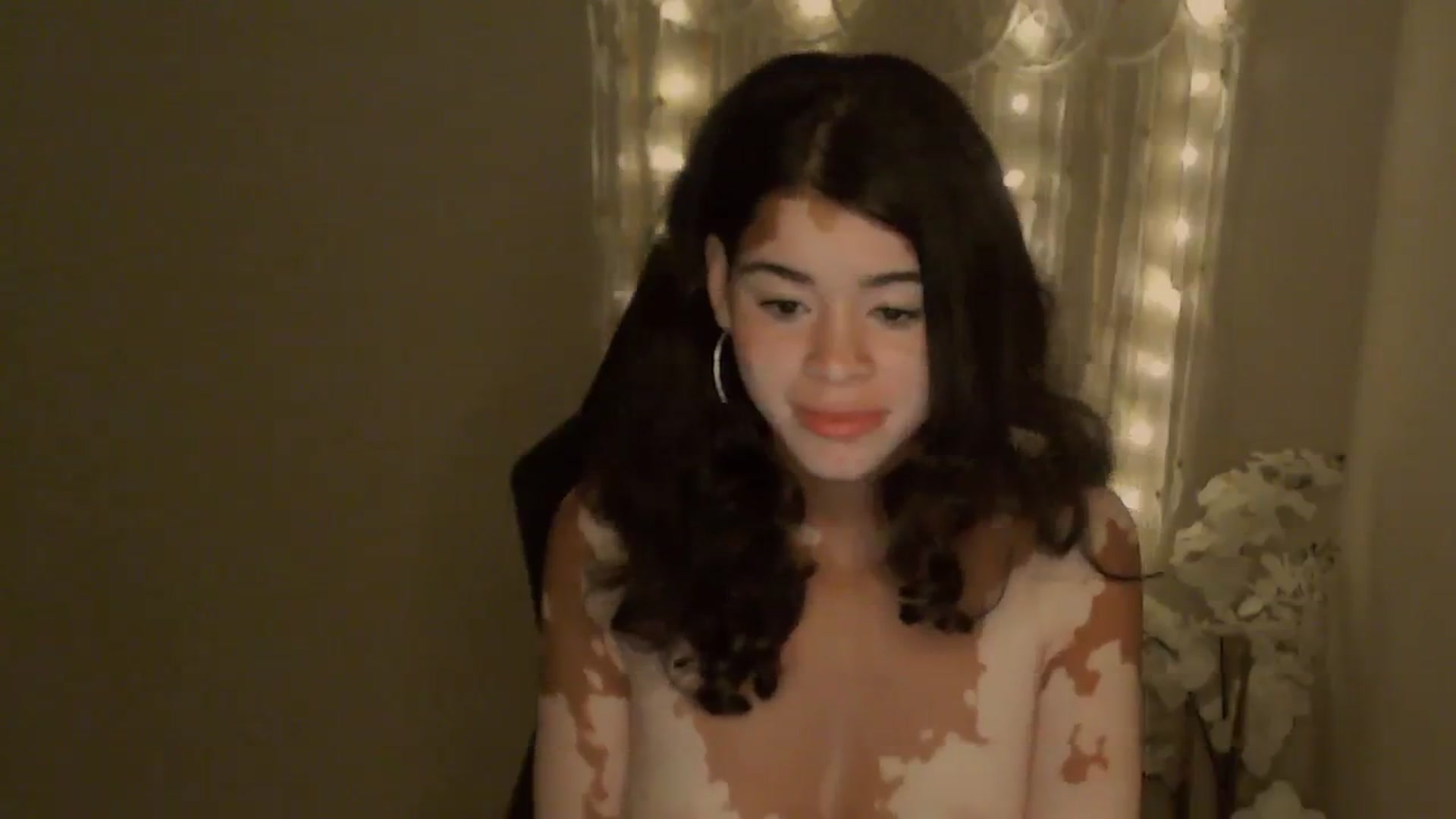 Gallery image thumbnail from Jade_Luv7's myfreecams stream on, 10/26/2023, 05:04 image 3 of 20