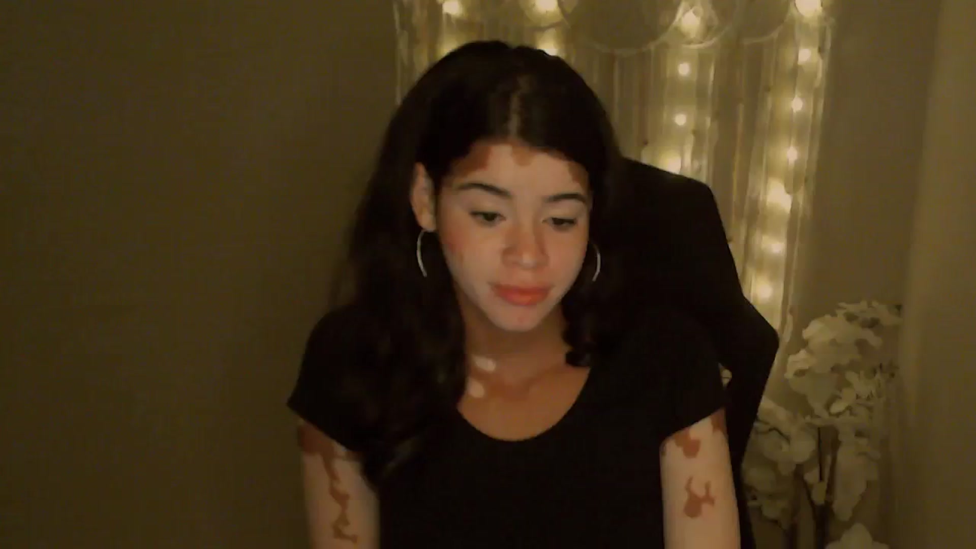 Gallery image thumbnail from Jade_Luv7's myfreecams stream on, 10/26/2023, 05:04 image 11 of 20