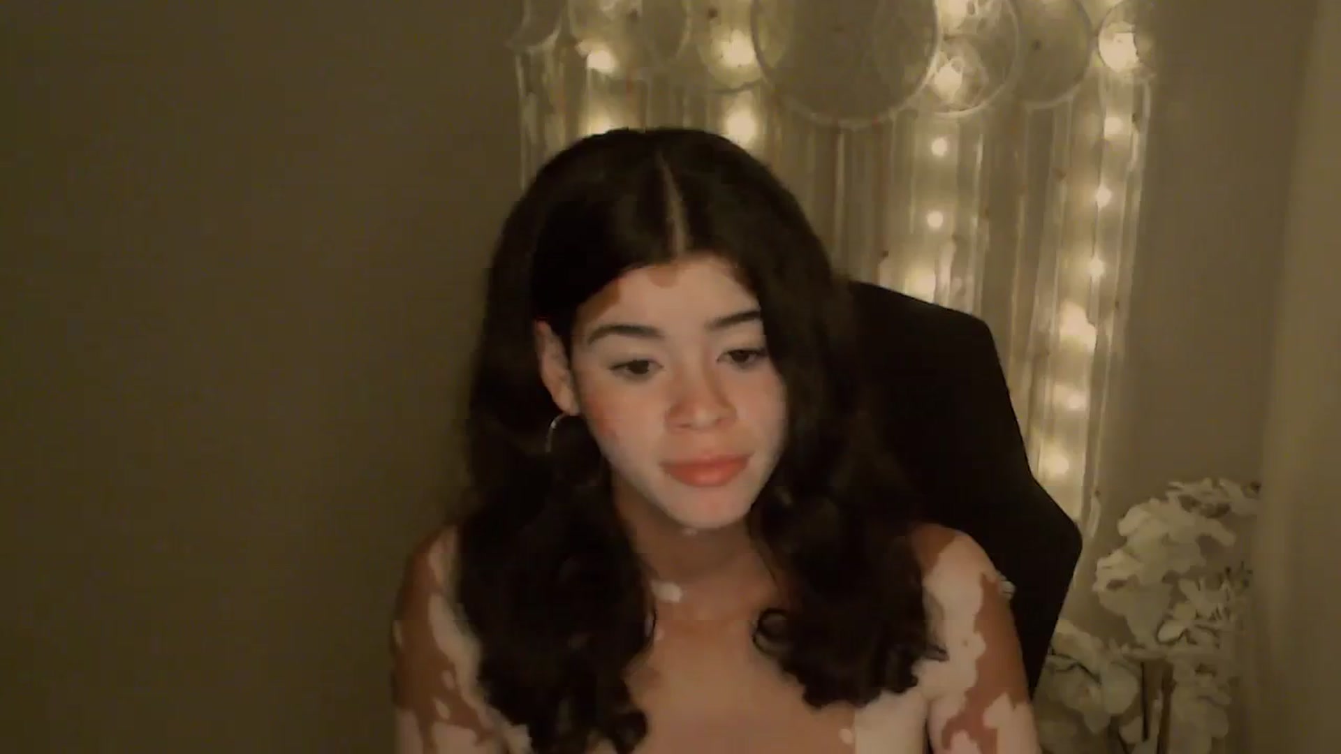 Gallery image thumbnail from Jade_Luv7's myfreecams stream on, 10/26/2023, 07:26 image 20 of 20