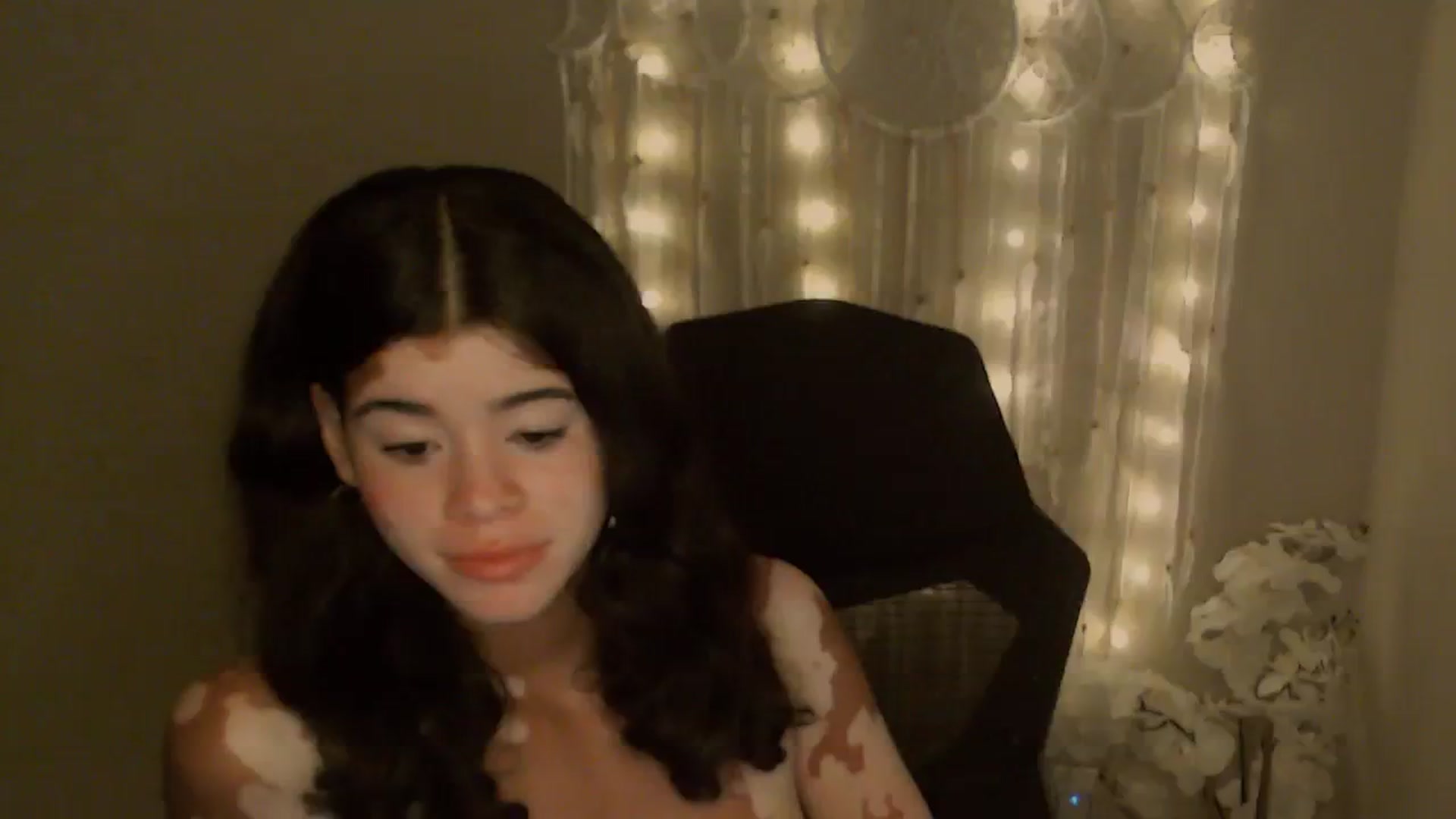 Gallery image thumbnail from Jade_Luv7's myfreecams stream on, 10/26/2023, 07:26 image 8 of 20