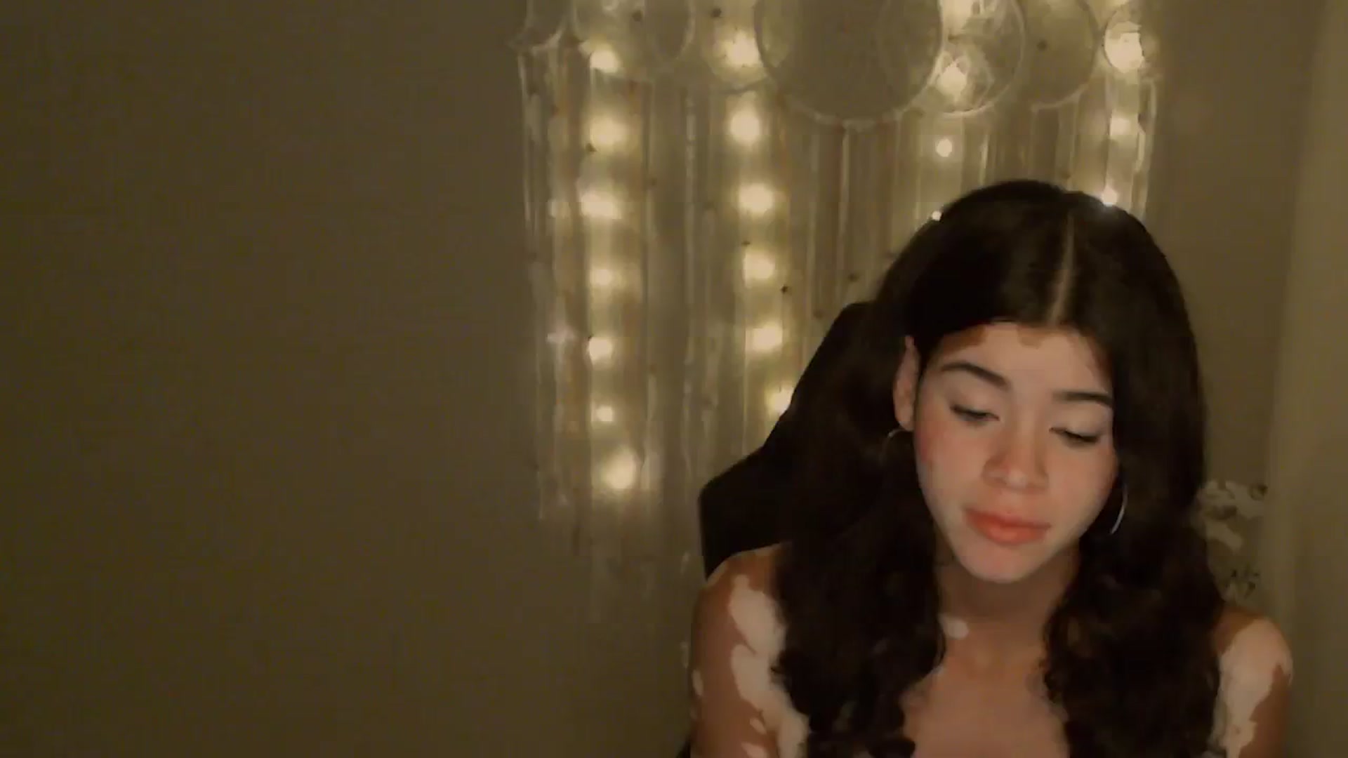 Gallery image thumbnail from Jade_Luv7's myfreecams stream on, 10/26/2023, 07:26 image 13 of 20