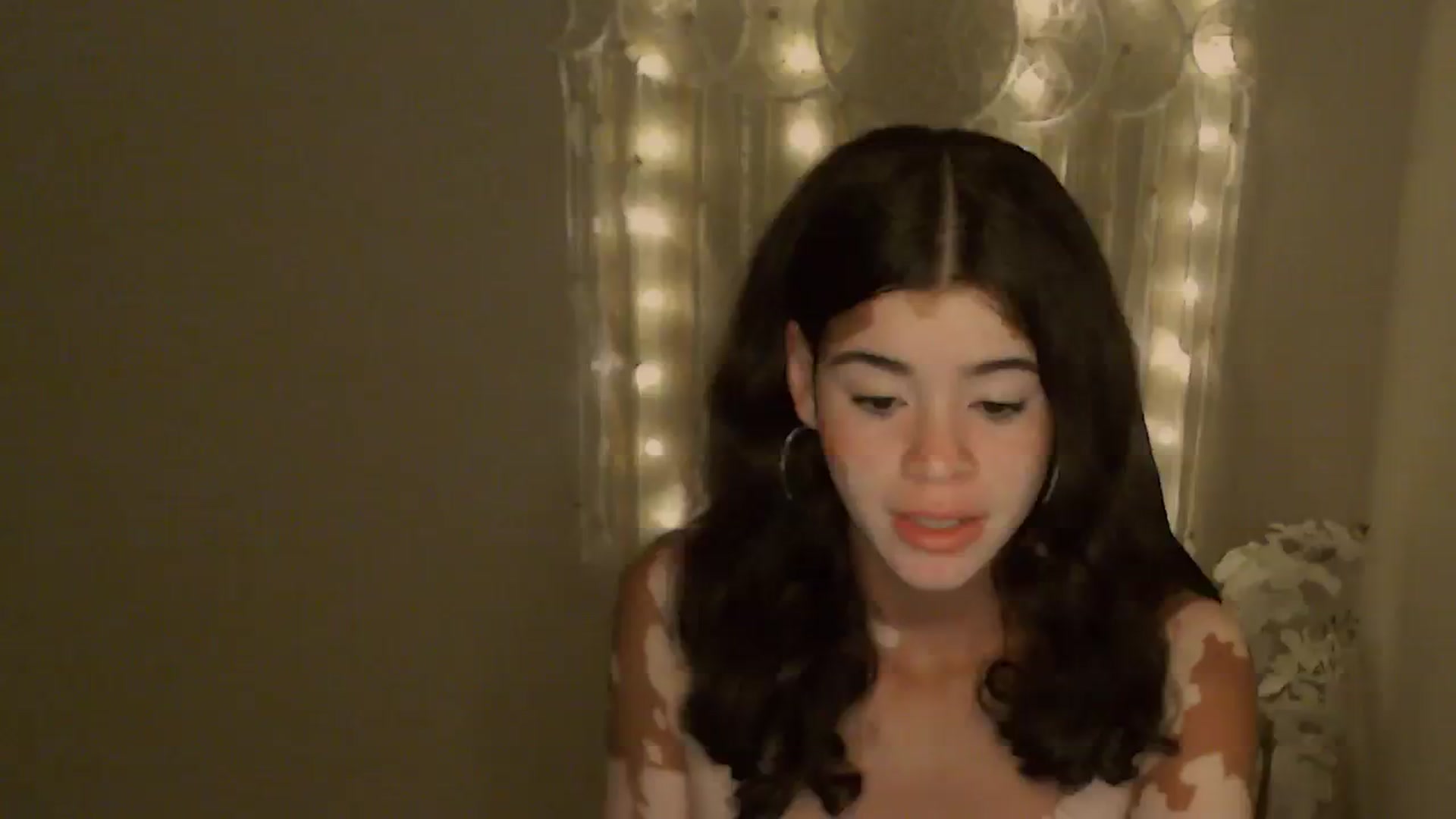 Gallery image thumbnail from Jade_Luv7's myfreecams stream on, 10/26/2023, 07:26 image 18 of 20
