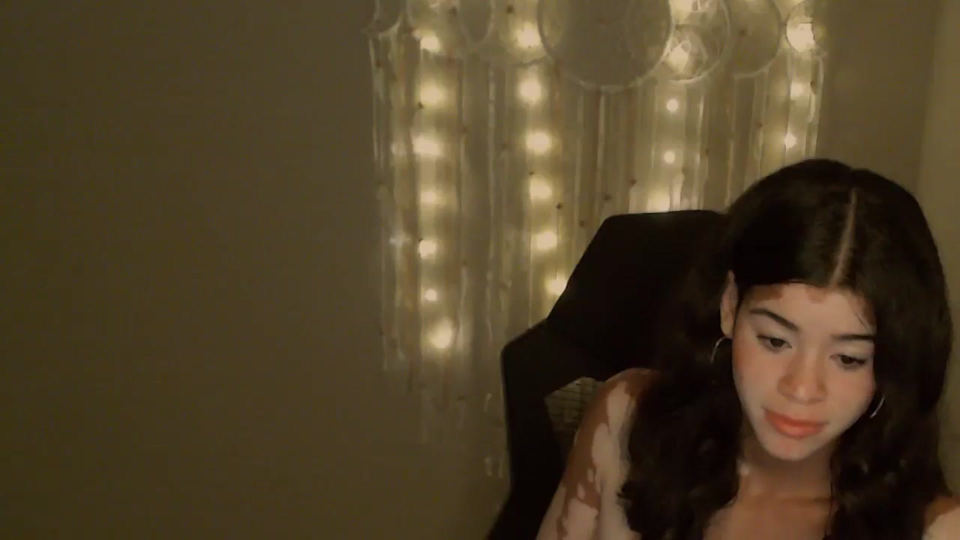 Gallery image thumbnail from Jade_Luv7's myfreecams stream on, 10/26/2023, 07:26 image 17 of 20