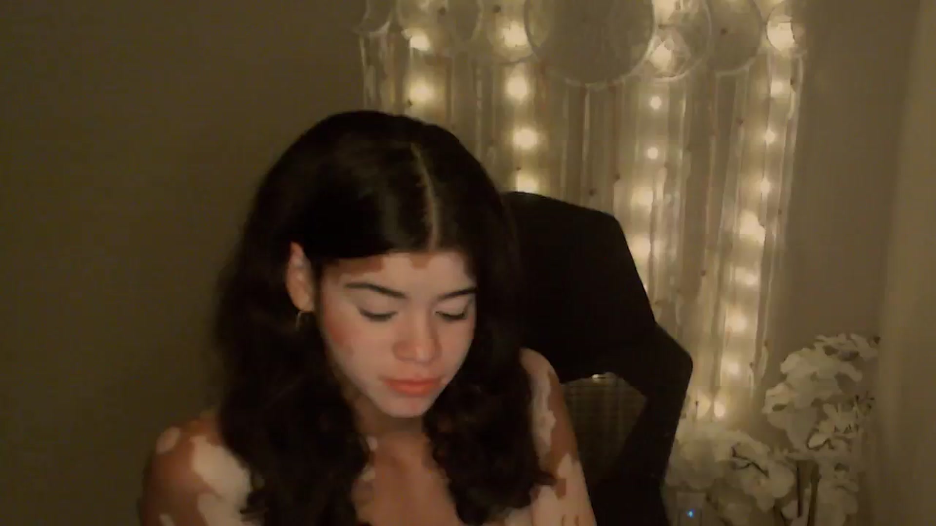 Gallery image thumbnail from Jade_Luv7's myfreecams stream on, 10/26/2023, 07:26 image 12 of 20