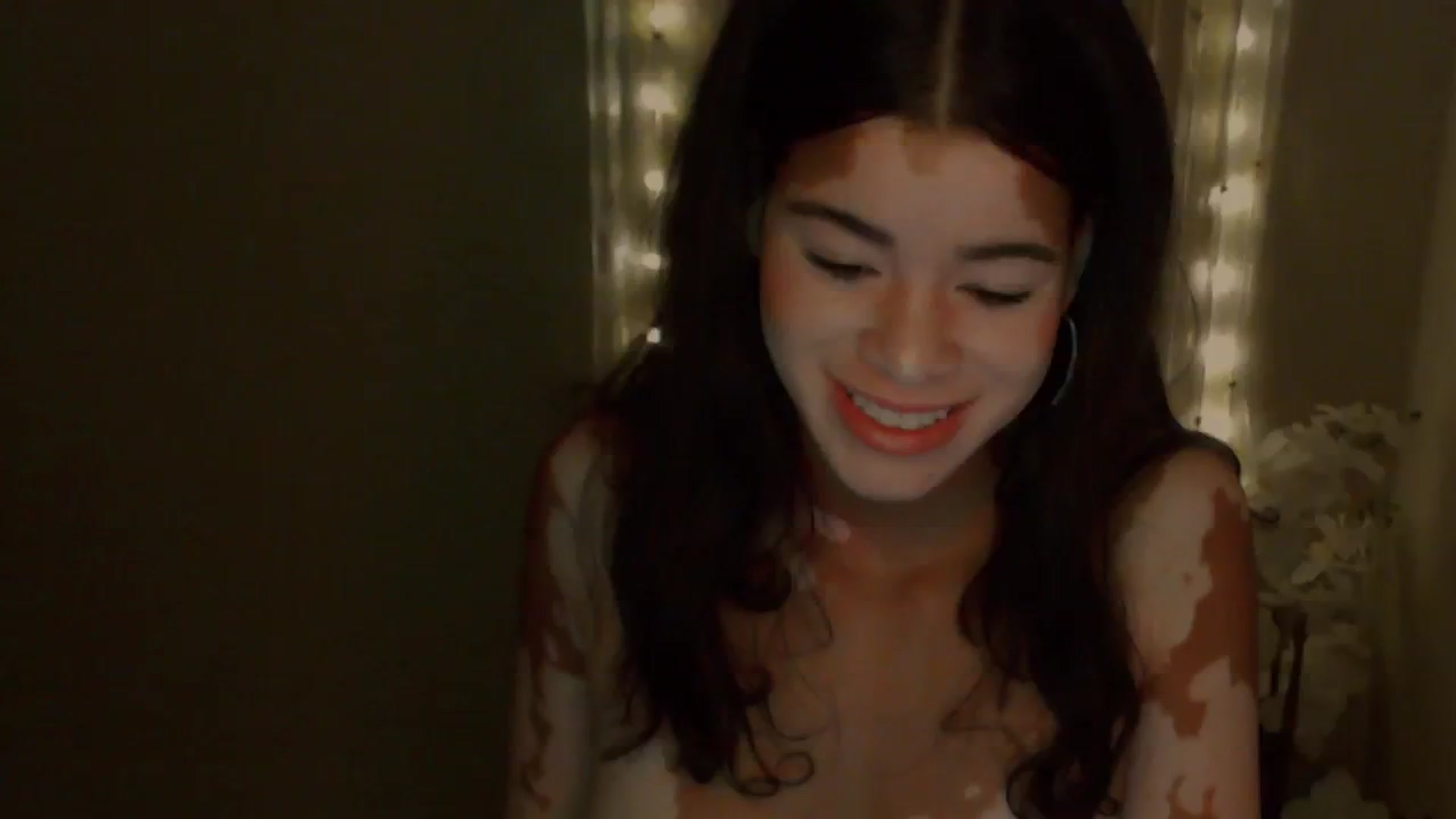 Gallery image thumbnail from Jade_Luv7's myfreecams stream on, 10/30/2023, 03:40 image 15 of 20