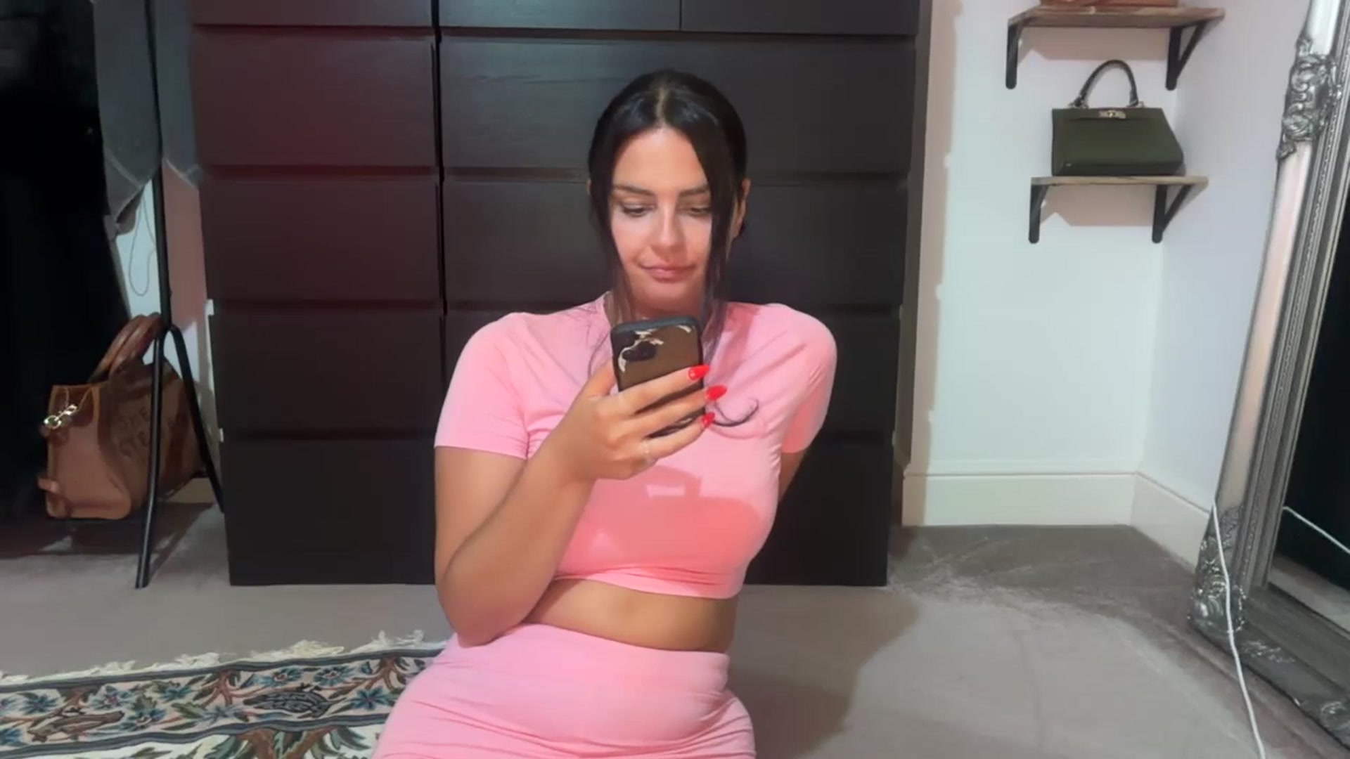 Gallery image thumbnail from Jade_Noir53's myfreecams stream on, 07/29/2025, 01:17 image 2 of 20