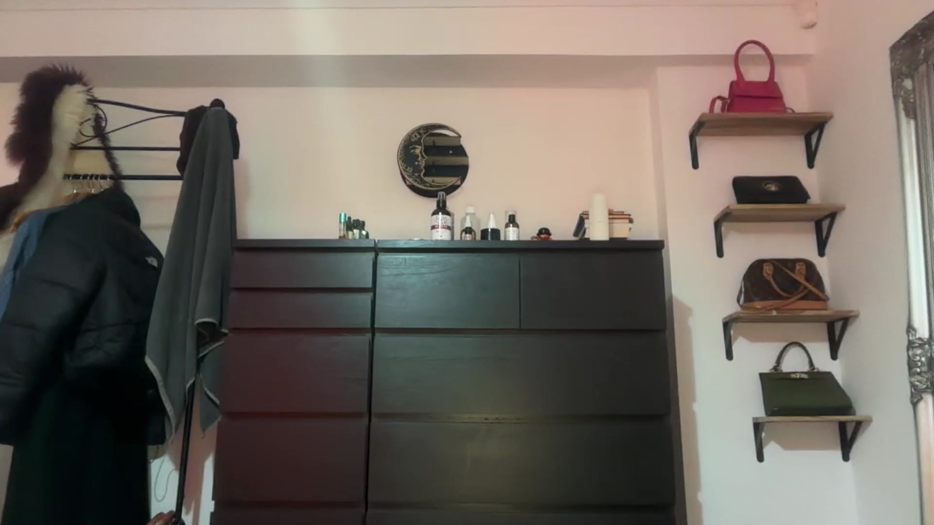 Gallery image thumbnail from Jade_Noir53's myfreecams stream on, 07/31/2025, 24:12 image 19 of 20