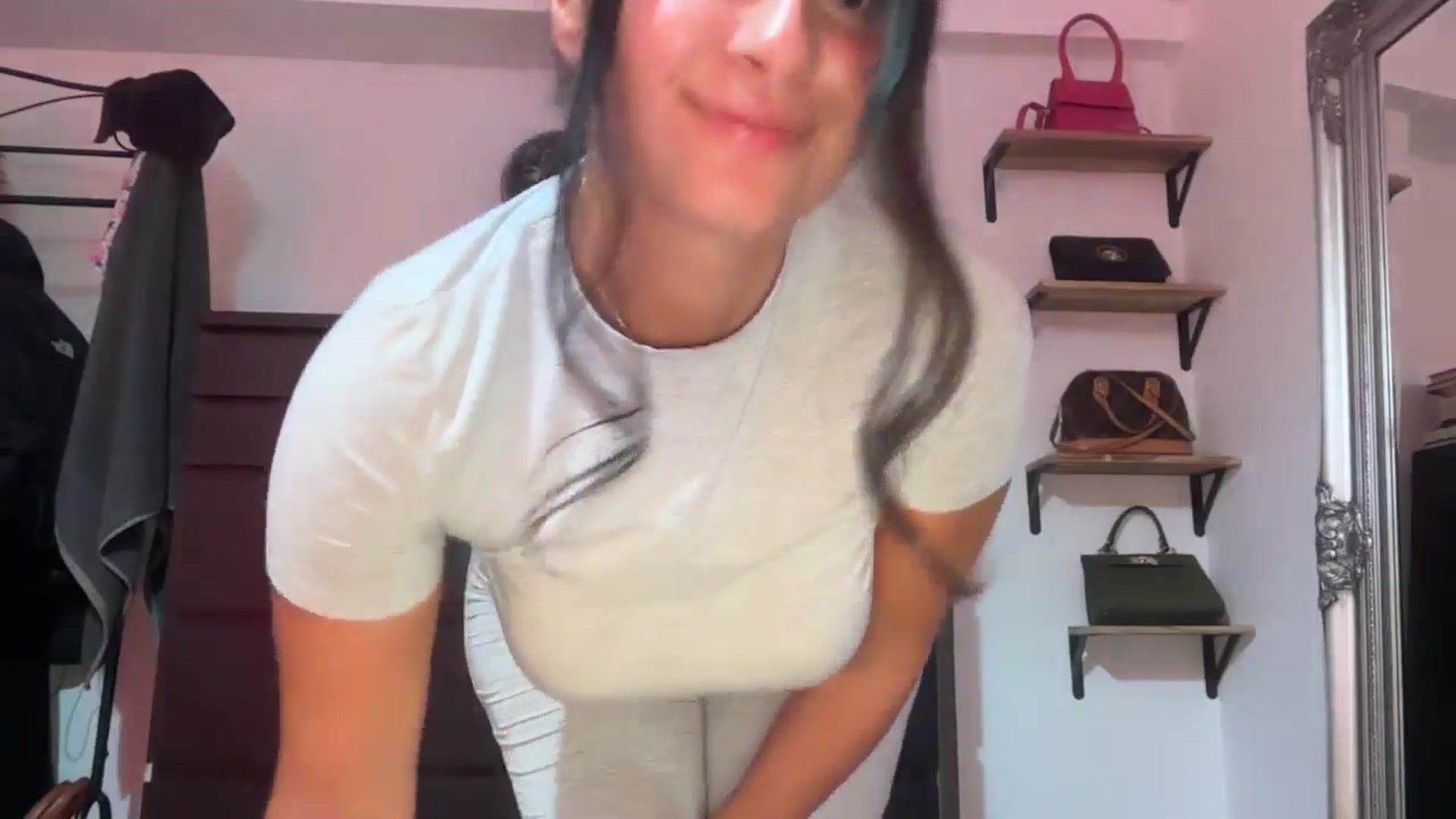 Gallery image thumbnail from Jade_Noir53's myfreecams stream on, 08/01/2025, 24:13 image 9 of 20