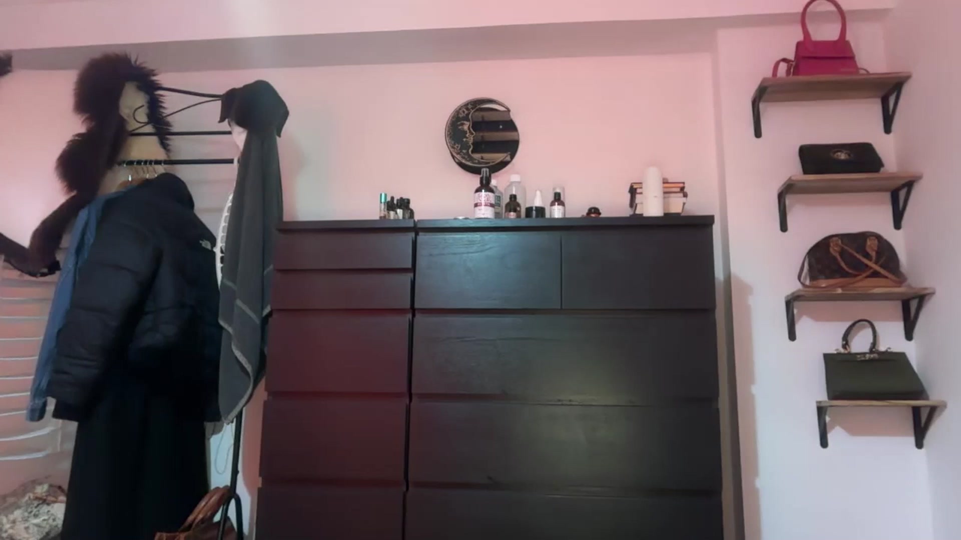 Gallery image thumbnail from Jade_Noir53's myfreecams stream on, 08/04/2025, 24:34 image 19 of 20
