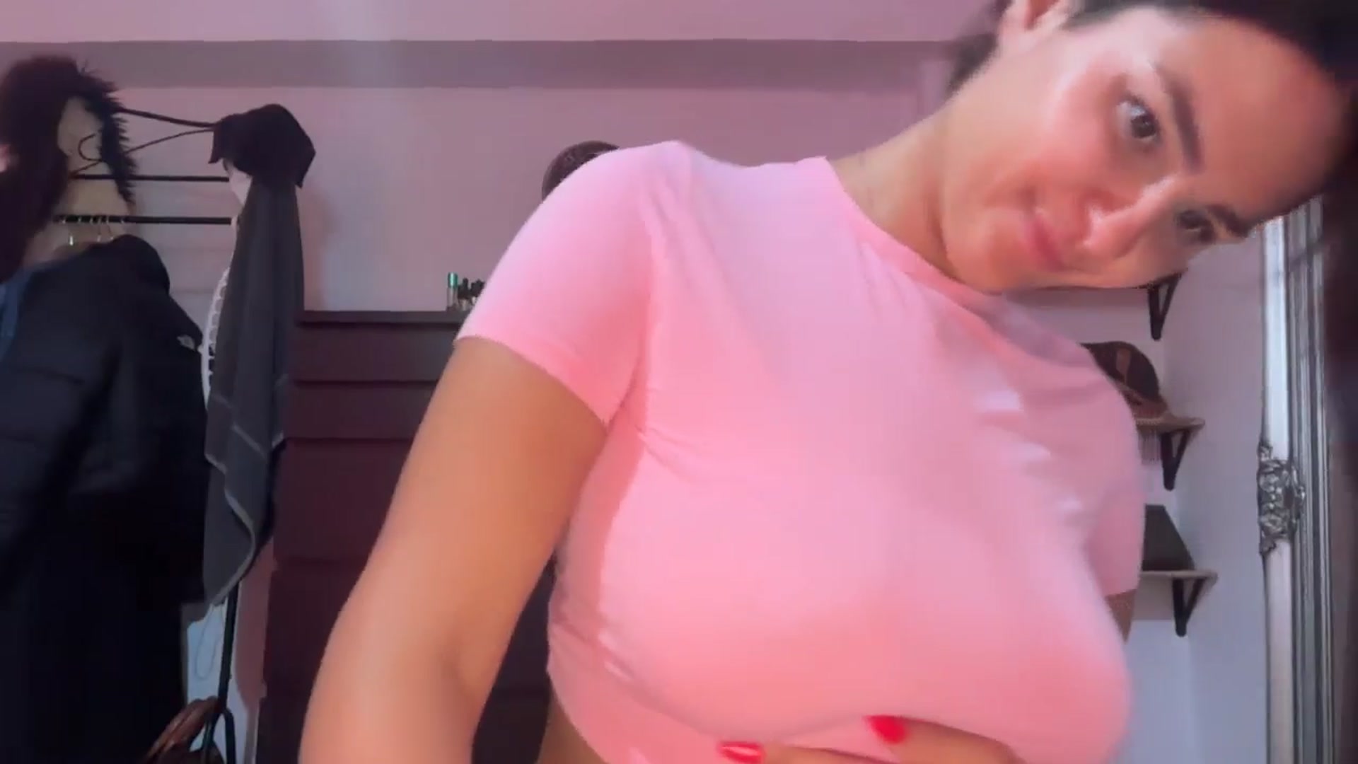 Gallery image thumbnail from Jade_Noir53's myfreecams stream on, 08/04/2025, 24:34 image 6 of 20