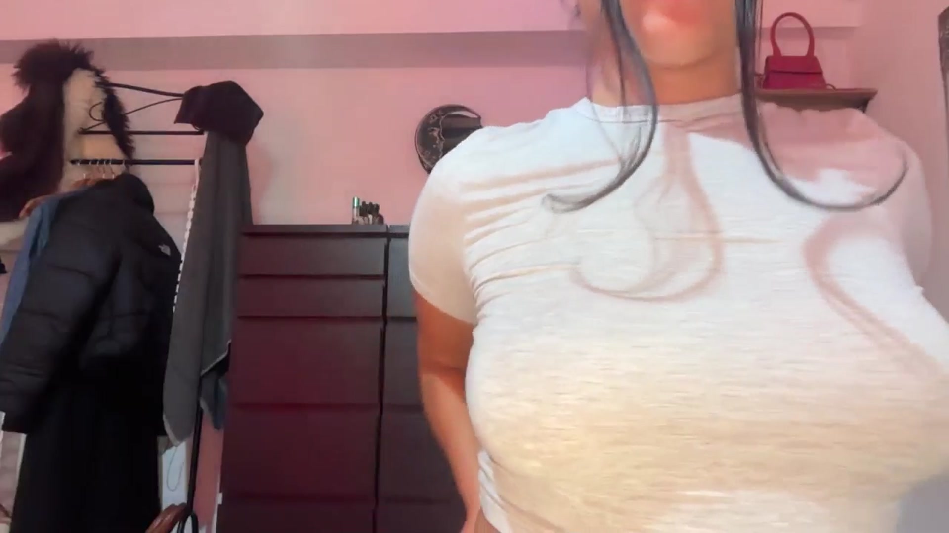 Gallery image thumbnail from Jade_Noir53's myfreecams stream on, 08/06/2025, 22:38 image 8 of 20