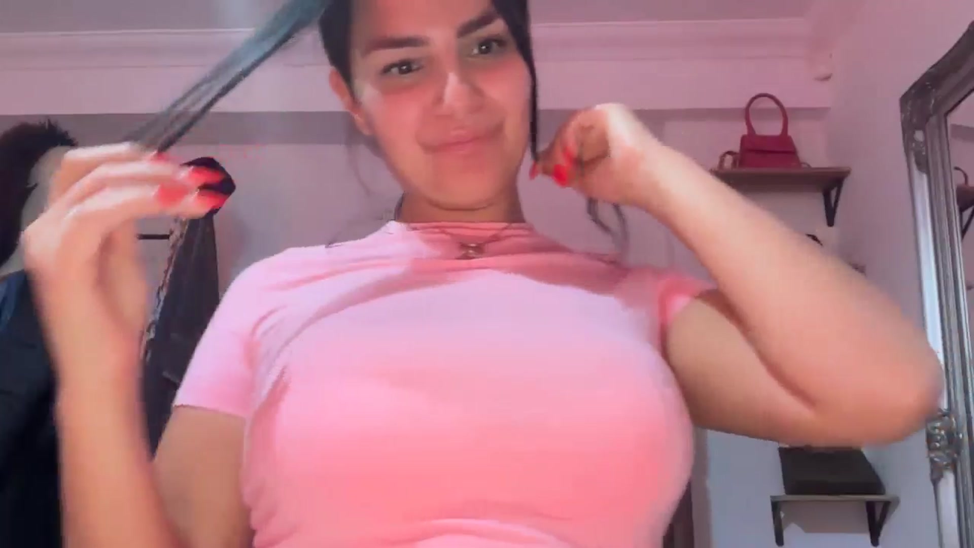 Gallery image thumbnail from Jade_Noir53's myfreecams stream on, 08/13/2025, 02:25 image 11 of 20