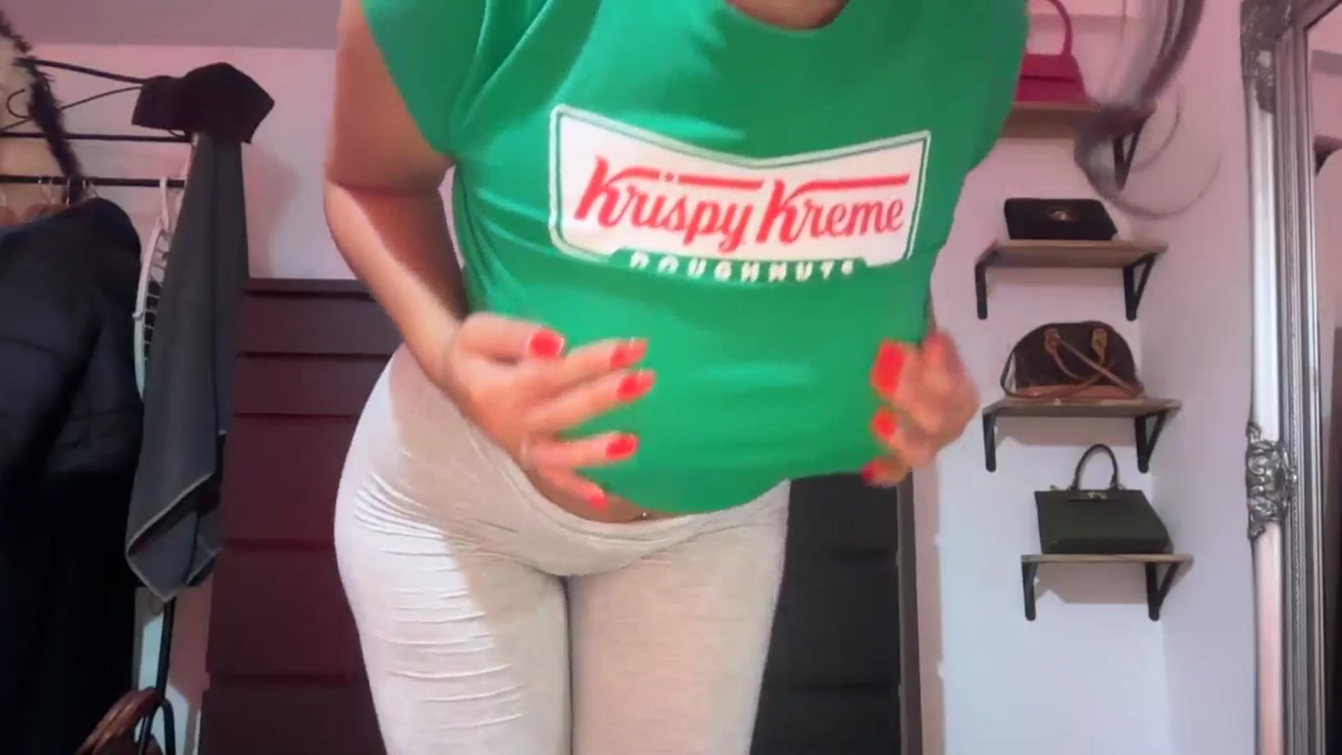 Gallery image thumbnail from Jade_Noir53's myfreecams stream on, 08/16/2025, 01:30 image 20 of 20