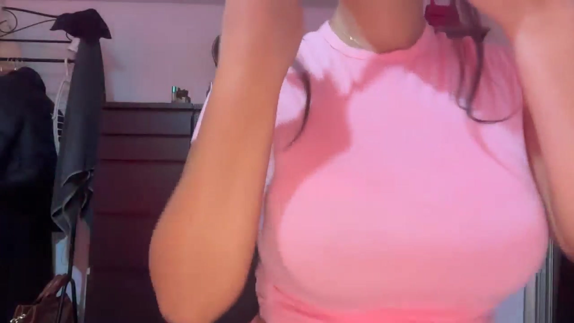 Gallery image thumbnail from Jade_Noir53's myfreecams stream on, 08/19/2025, 01:02 image 7 of 20