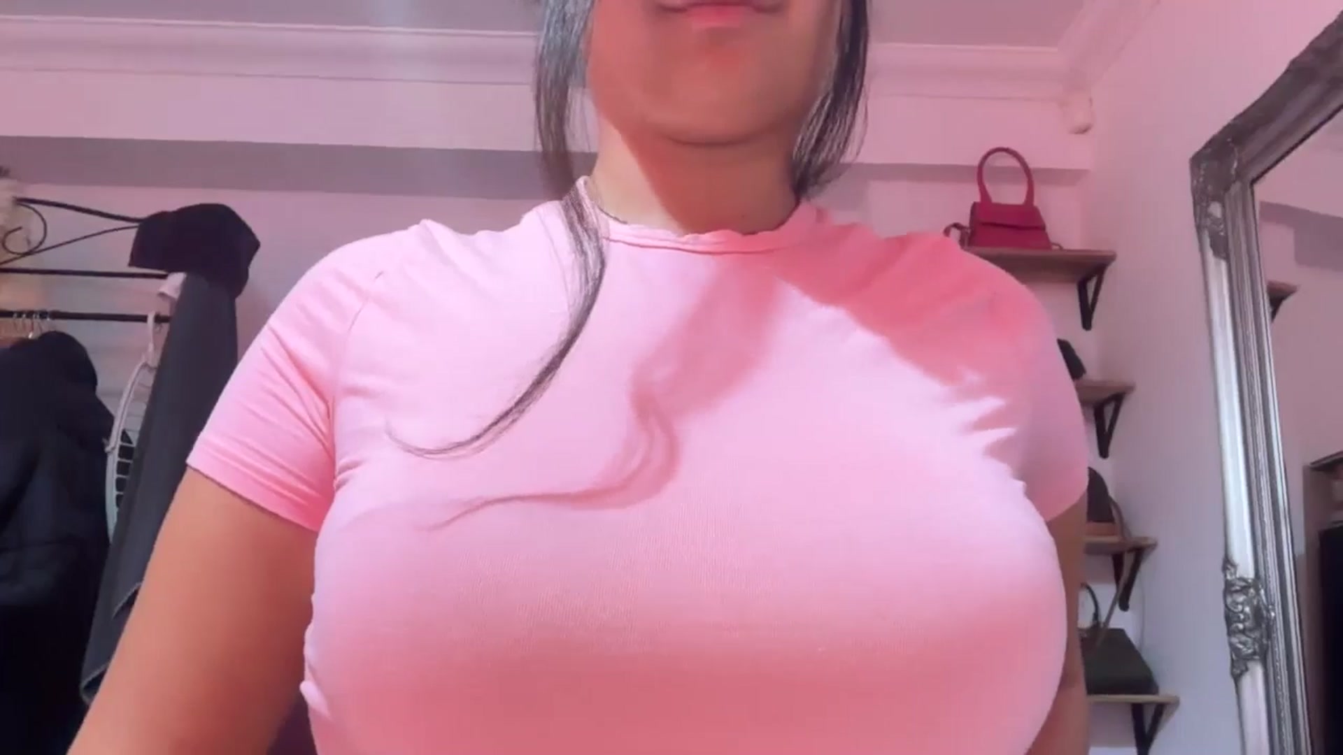 Gallery image thumbnail from Jade_Noir53's myfreecams stream on, 08/19/2025, 02:02 image 18 of 20