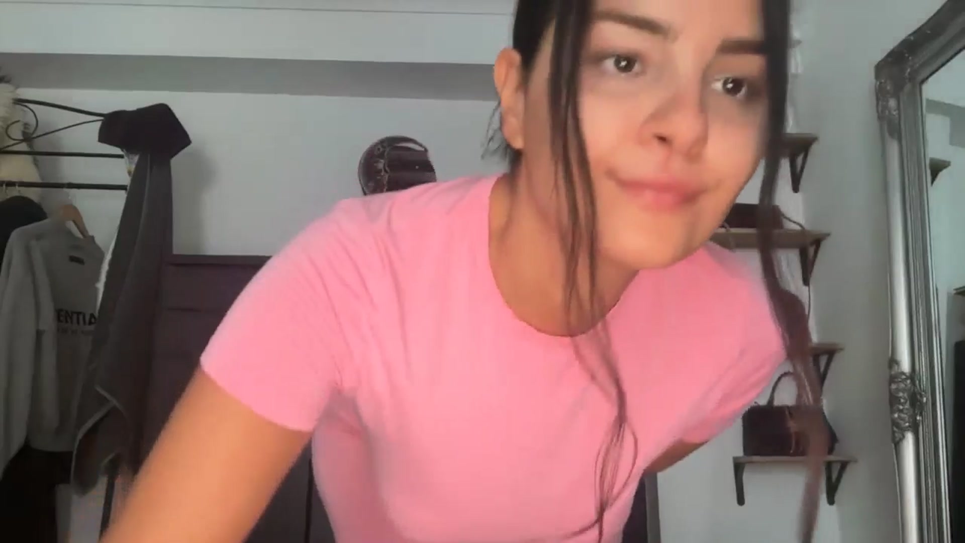 Gallery image thumbnail from Jade_Noir53's myfreecams stream on, 09/04/2025, 17:10 image 18 of 20