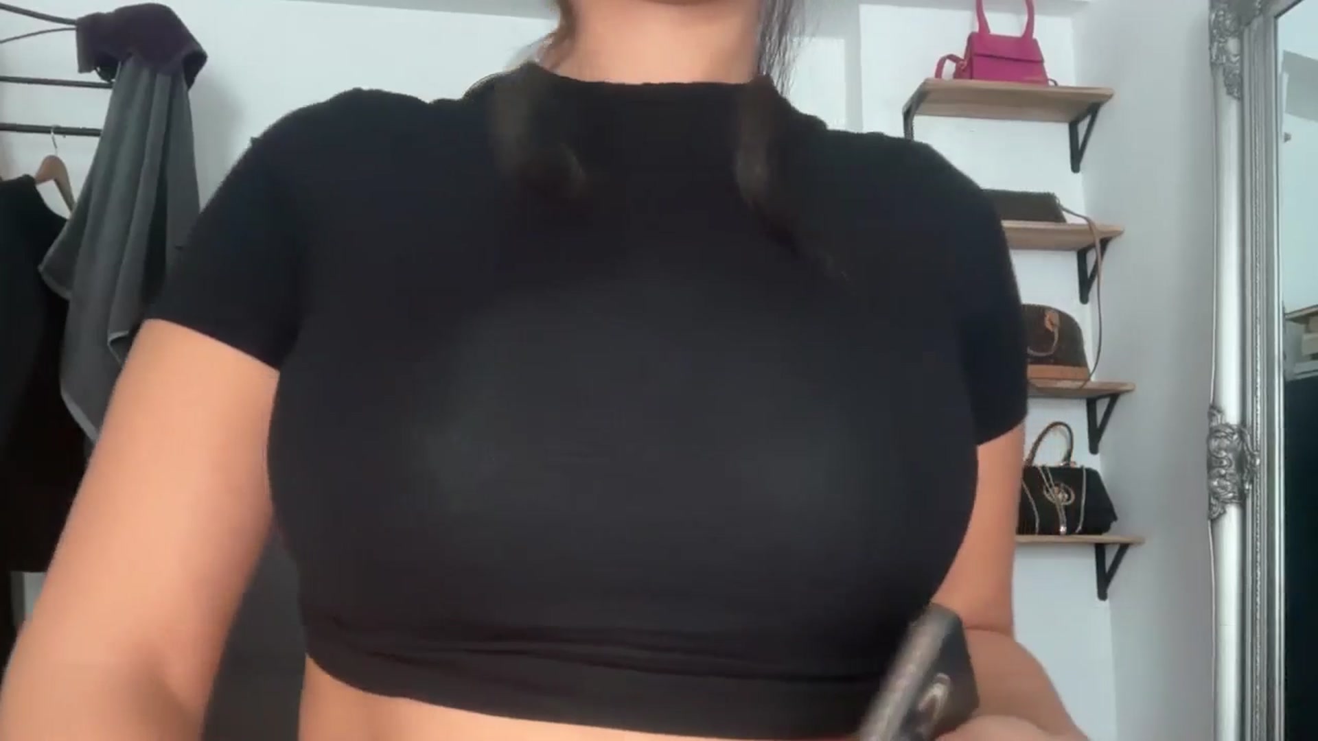 Gallery image thumbnail from Jade_Noir53's myfreecams stream on, 09/18/2025, 14:03 image 17 of 20