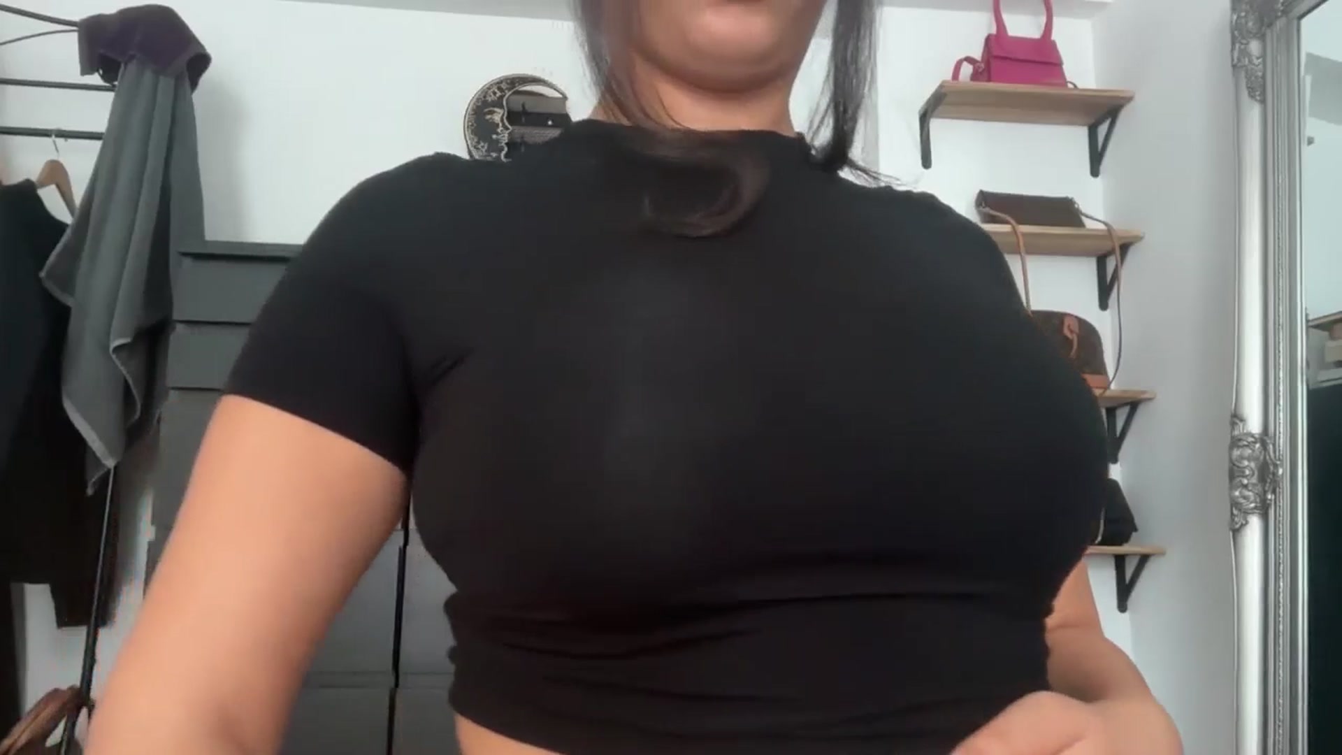 Gallery image thumbnail from Jade_Noir53's myfreecams stream on, 09/18/2025, 14:03 image 12 of 20