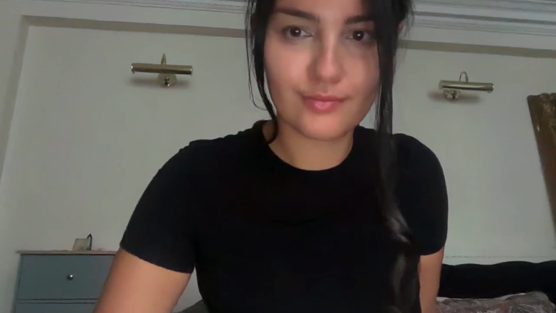 Gallery image thumbnail from Jade_Noir53's myfreecams stream on, 09/19/2025, 18:04 image 16 of 20