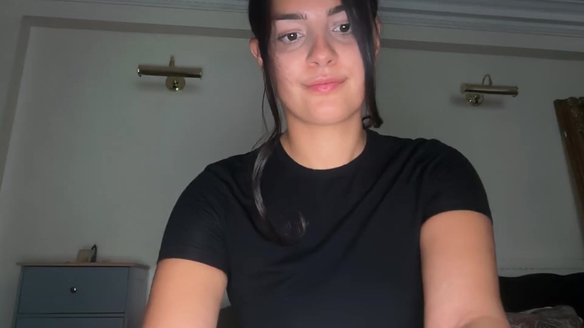 Gallery image thumbnail from Jade_Noir53's myfreecams stream on, 09/19/2025, 18:04 image 18 of 20