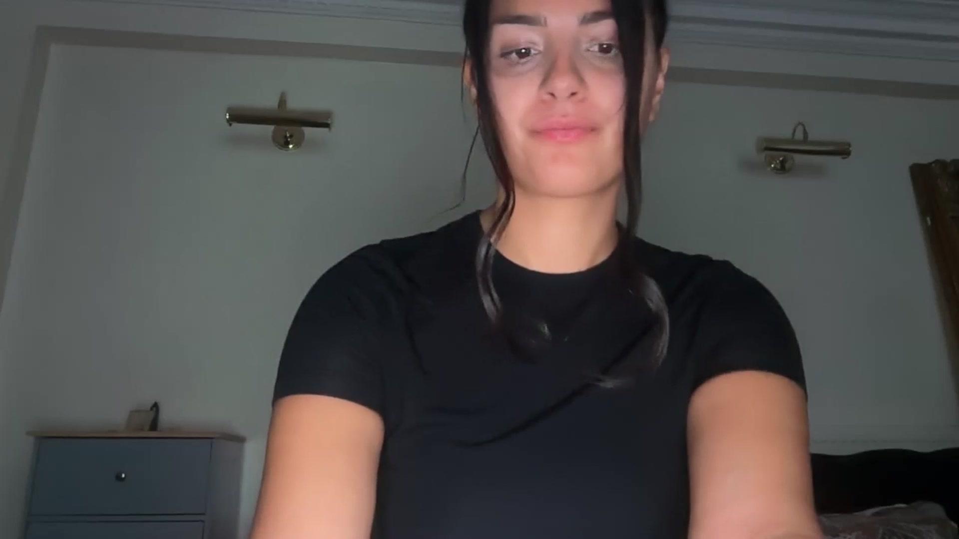 Gallery image thumbnail from Jade_Noir53's myfreecams stream on, 09/19/2025, 18:04 image 19 of 20